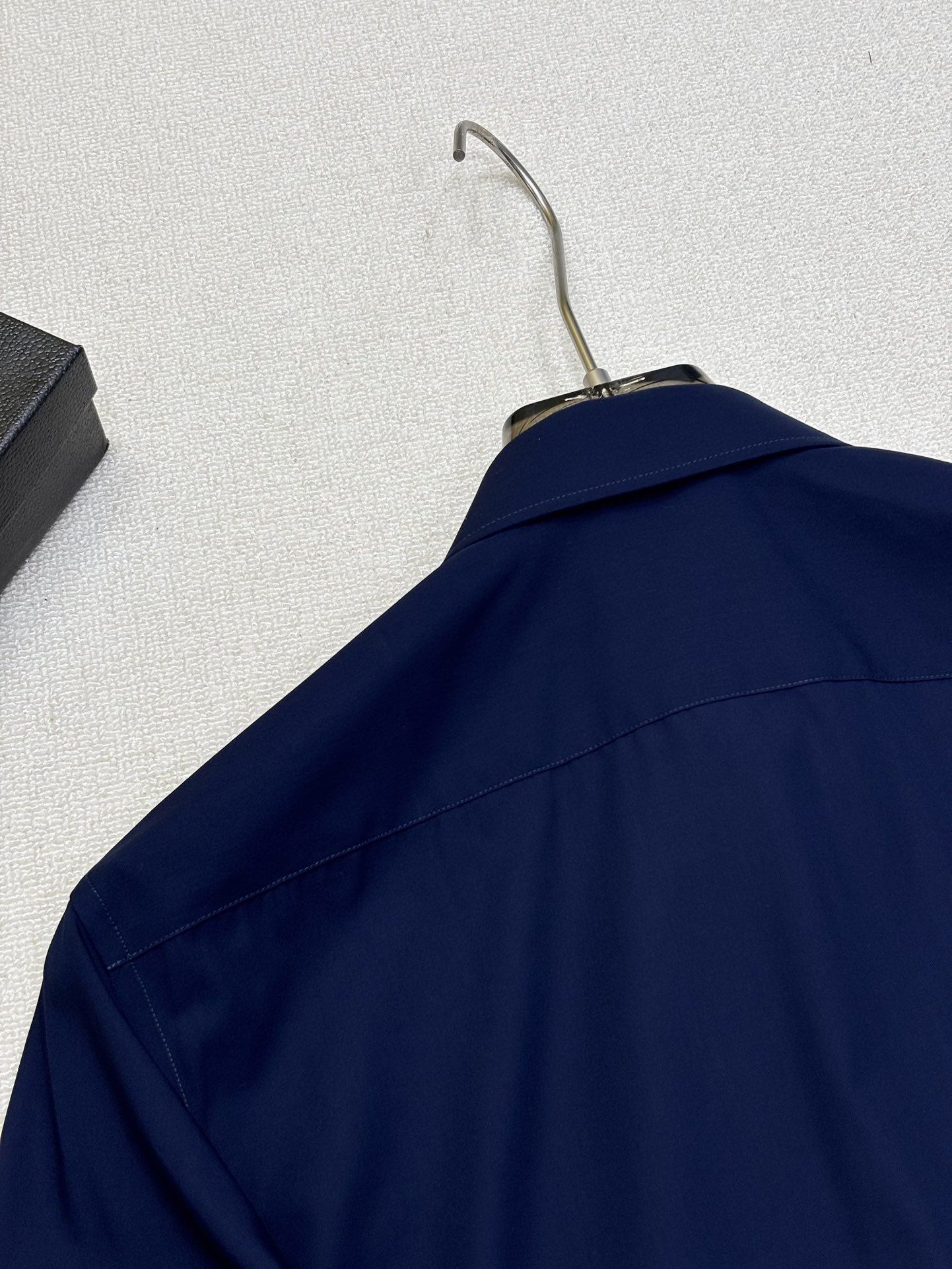 强势上新，新款不断！！！新款衬衫，高级面料高级做工，顶级品质！！！S一XXLS穿125左右m穿140左右