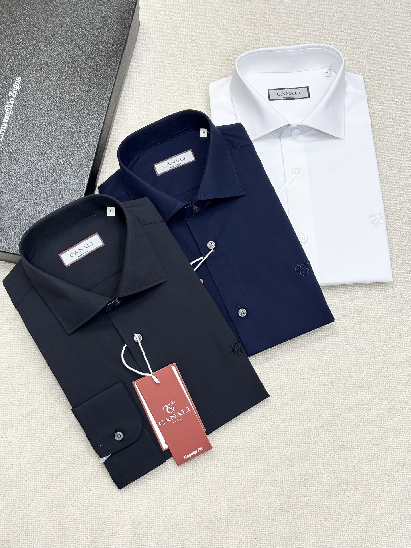 强势上新，新款不断！！！新款衬衫，高级面料高级做工，顶级品质！！！S一XXLS穿125左右m穿140左右