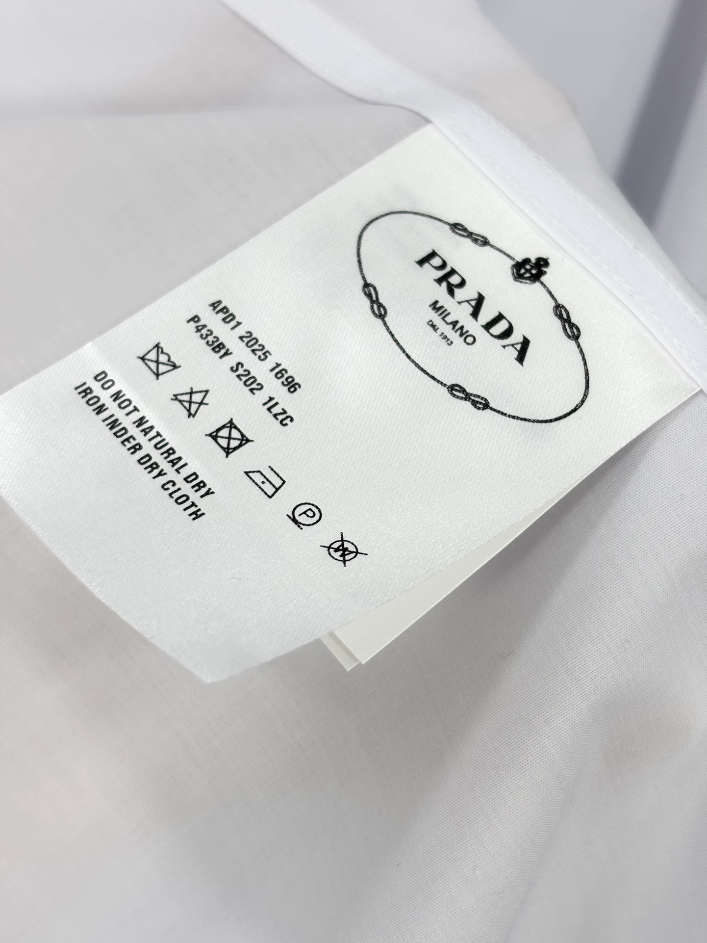 强势上新，新款不断！！！新款衬衫，高级面料高级做工，顶级品质！！！S一XXLS穿125左右m穿140左右