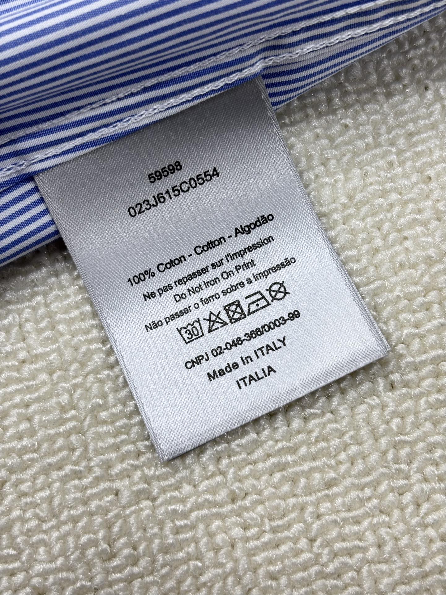 强势上新，新款不断！！！新款衬衫，高级面料高级做工，顶级品质！！！S一XXLS穿125左右m穿140左右