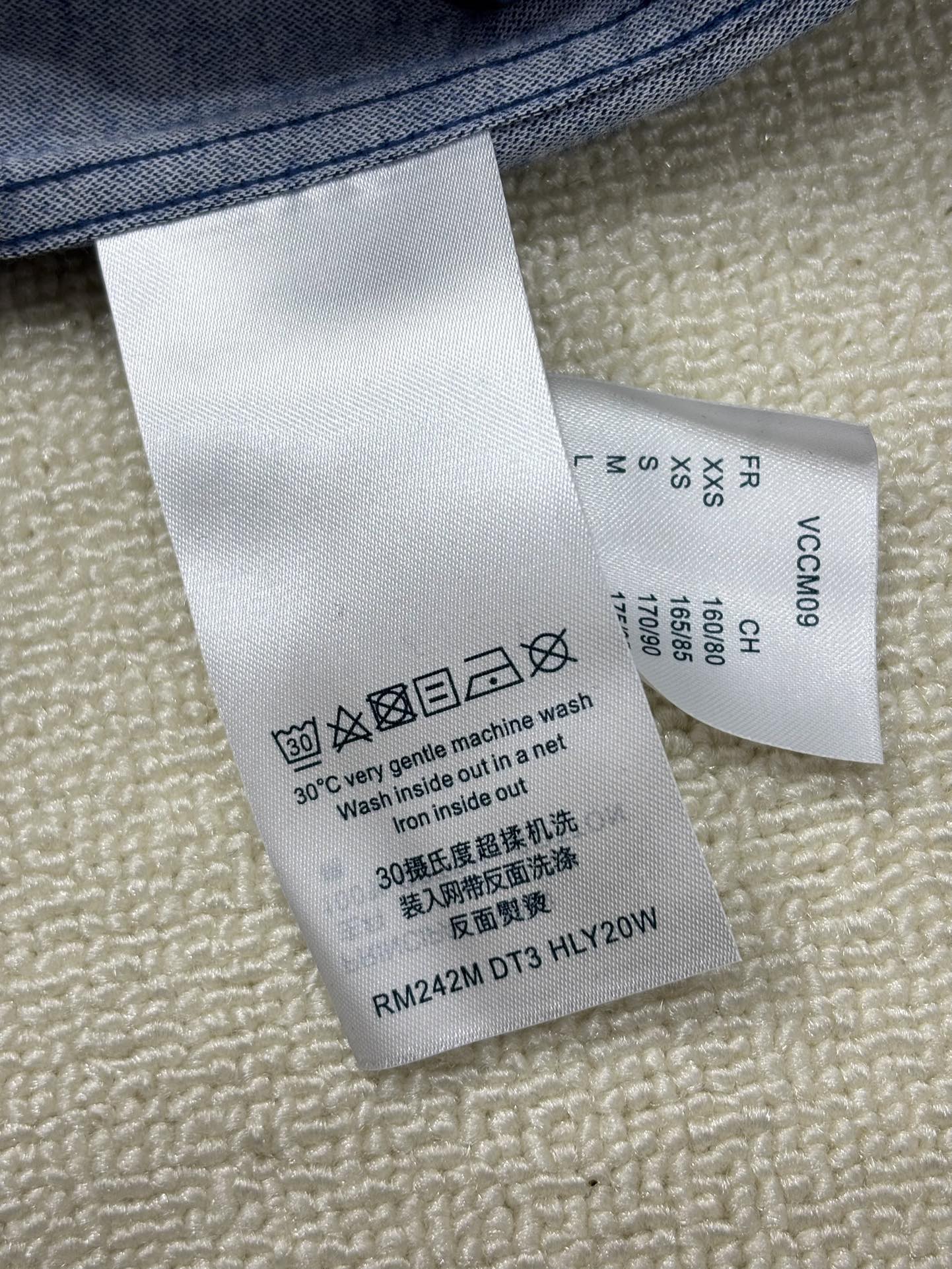 强势上新，新款不断！！！新款衬衫，高级面料高级做工，顶级品质！！！S一XXLS穿125左右m穿140左右
