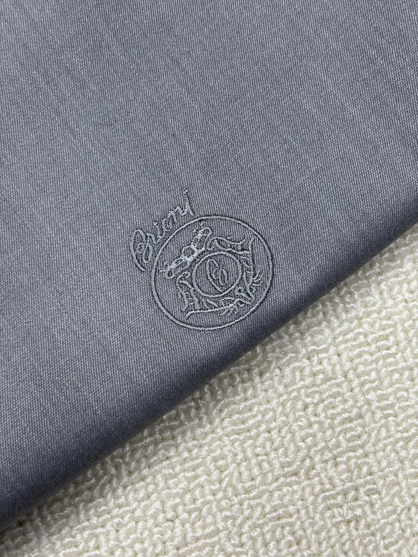 强势上新，新款不断！！！新款衬衫，高级面料高级做工，顶级品质！！！S一XXLS穿125左右m穿140左右