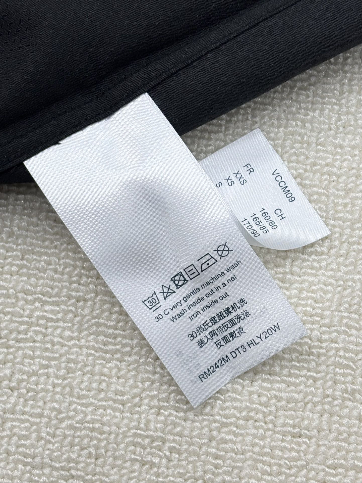 强势上新，新款不断！！！新款衬衫，高级面料高级做工，顶级品质！！！S一XXLS穿125左右m穿140左右