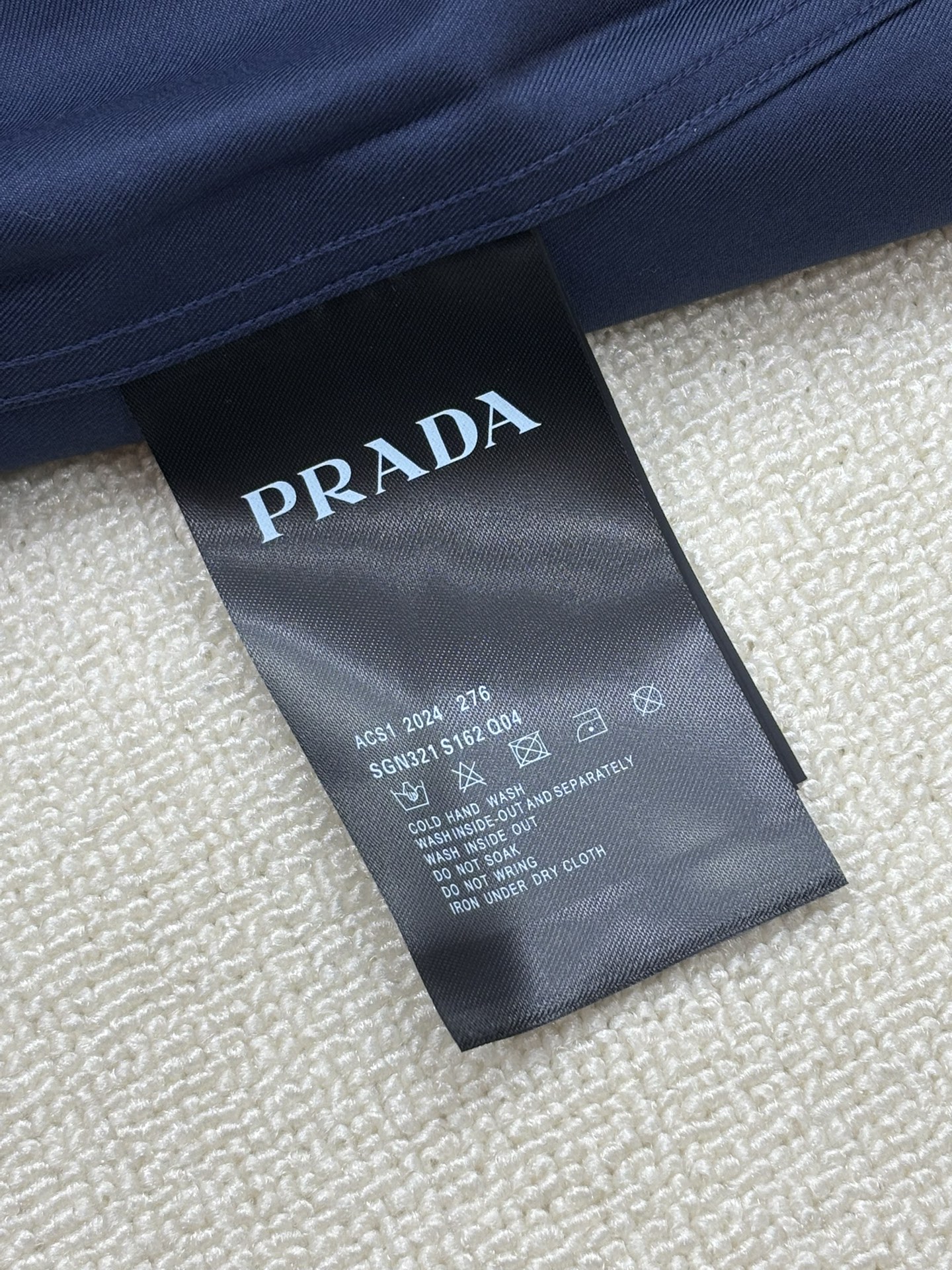 强势上新，新款不断！！！新款衬衫，高级面料高级做工，顶级品质！！！S一XXLS穿125左右m穿140左右