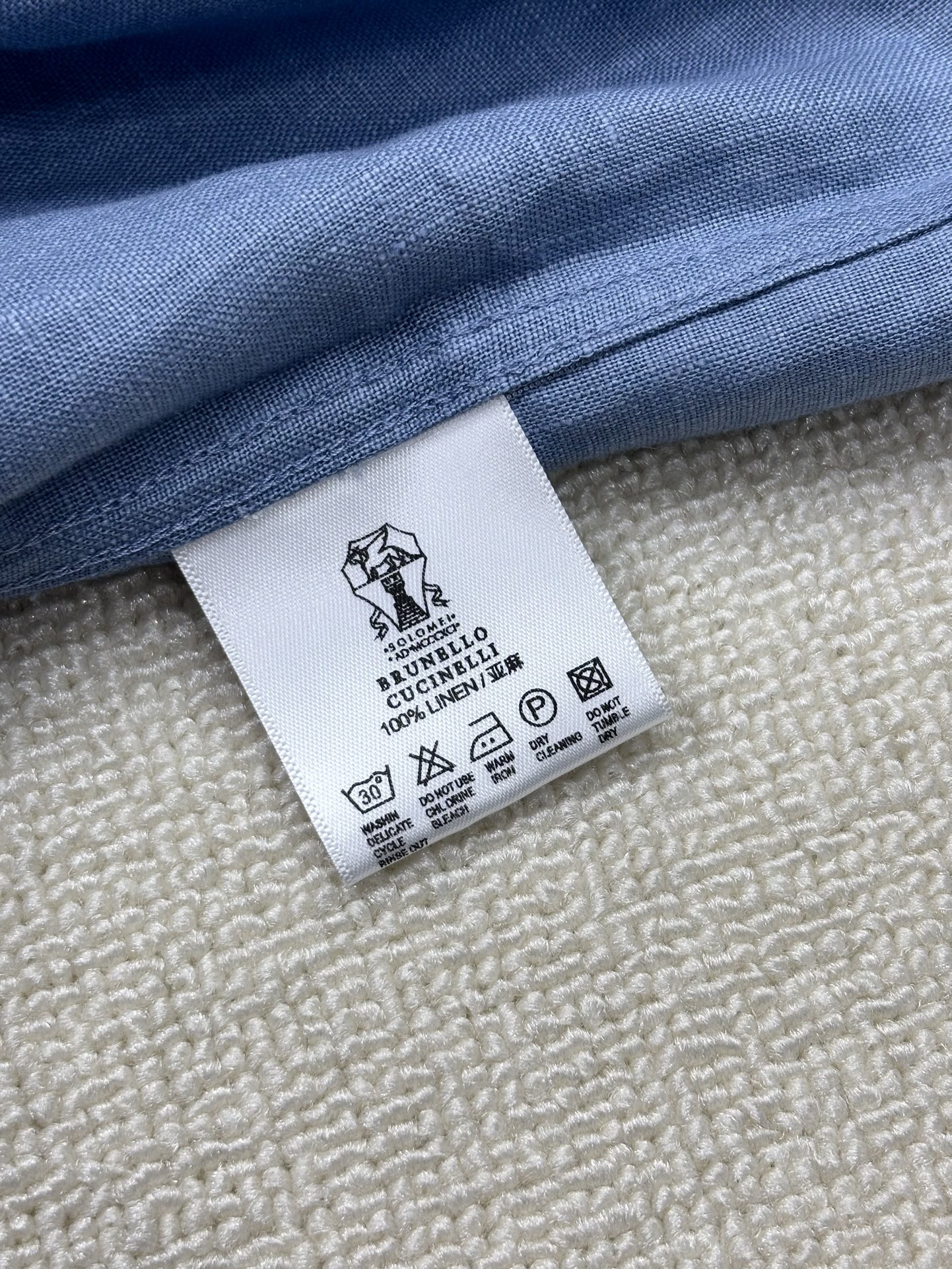 强势上新，新款不断！！！新款衬衫，高级面料高级做工，顶级品质！！！S一XXLS穿125左右m穿140左右