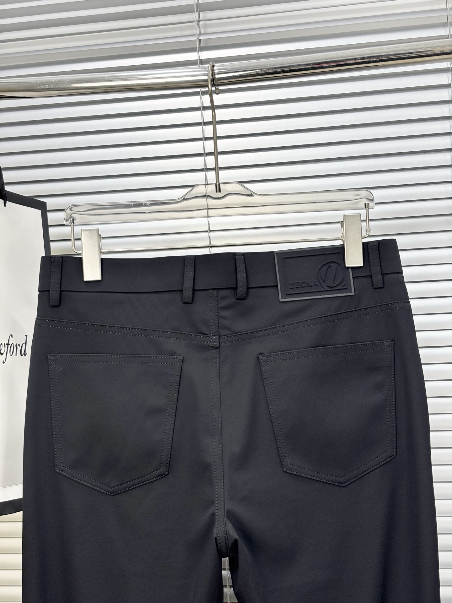 专柜🆕2026春夏设计推荐 热卖牛仔裤🆕柔软亲肤面料 奢华头层牛皮腰牌 经典蓝洗水 专柜限量款 奢华感订