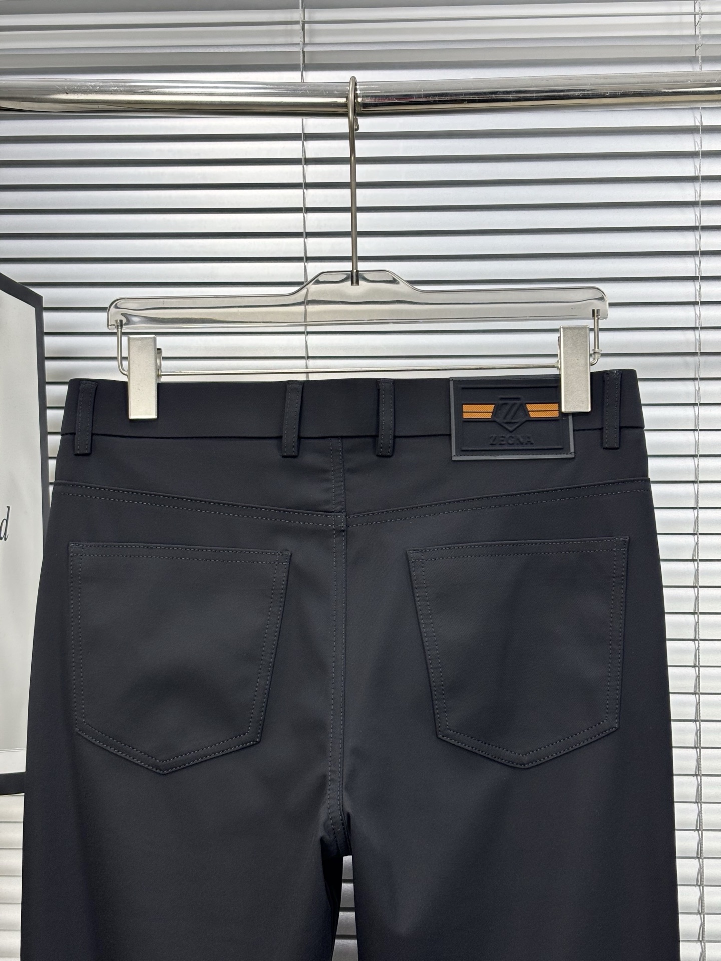 专柜🆕2026春夏设计推荐 热卖牛仔裤🆕柔软亲肤面料 奢华头层牛皮腰牌 经典蓝洗水 专柜限量款 奢华感订