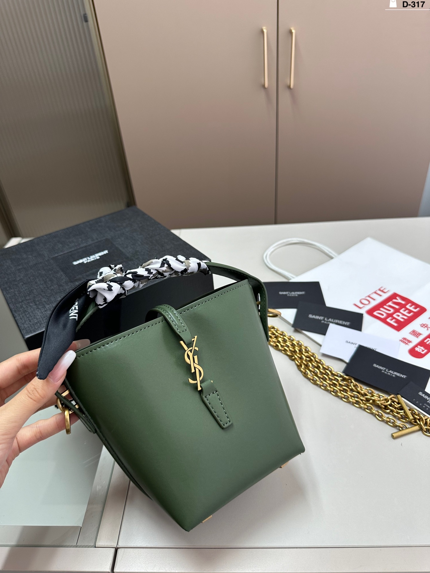 Yves Saint Laurent AAAA
 Taschen Eimertaschen Mini