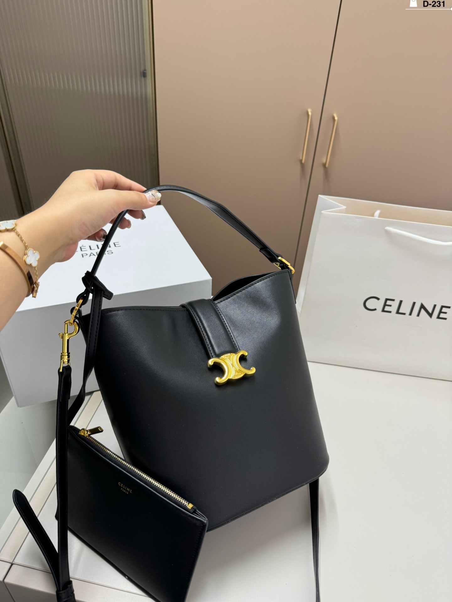 Celine Gut
 Taschen Eimertaschen Online-Shop