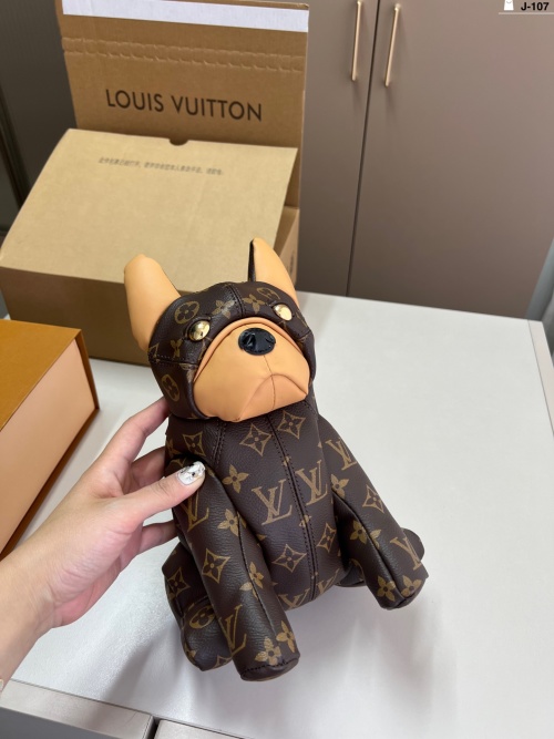 Louis Vuitton Pooch Bag: Limited Edition Dog Bag, 25cm - Perfect Gift 1 Louis Vuitton Pooch Bag: Limited Edition Dog Bag, 25cm - Perfect Gift