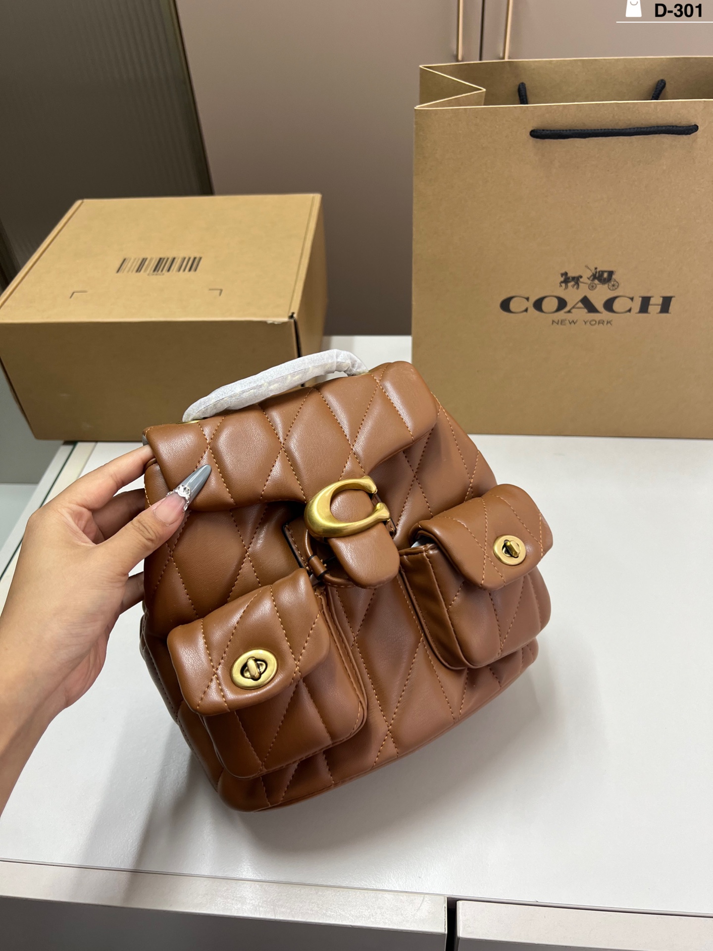 P COACH Coach Tabby Mochila Es tan suave y esponjosa! Es simplemente fresca y versátil!! D-301 Tamaño 20×19 Caja de avi…