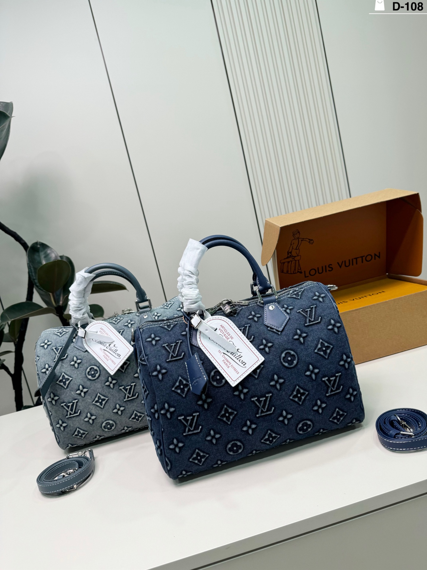 P270 | D-108 Size 30×21 Folding Box Airplane Case | Lv Keepall 25 Denim Denim Bag | Retro Gray Blue Is Super Textured | The Fabric Shoulder Strap Is Comfortable And Versatile, Both Men And Women Can Easily Control It, Practical And Eye-catching, It Is One Of Lv’s Popular Items