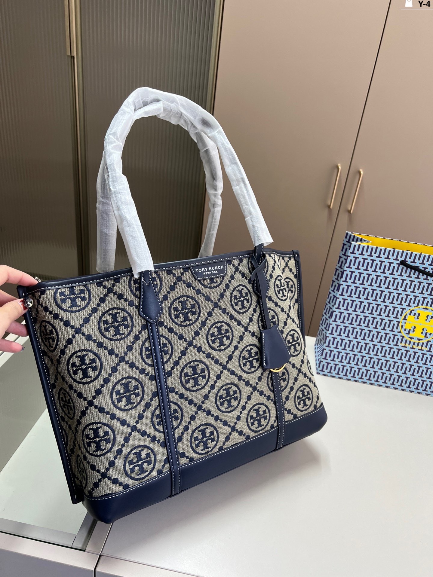 _d8y9sE2LhPJHqux59wmbRep_1pVm4qjPj3Y2P9A