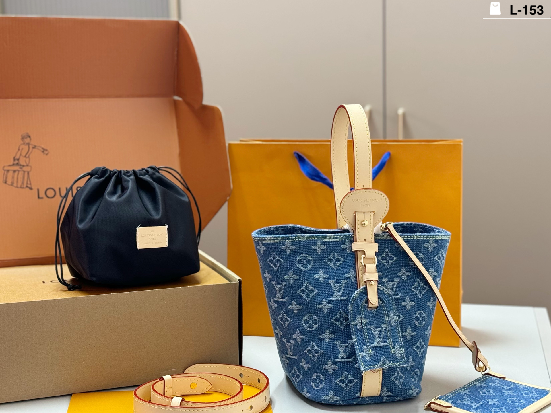 P240 Chip Version With Liner | L-153 Size 17x18 Double Box Packaging | Lv’s New Spring All In Bb Bucket Bag, Made Of Blue Denim + Natural Cowhide Leather Trim, Retro And Fashionable. Classic Monogram Jacquard, Bucket Shape, With Adjustable Shoulder Strap, Suitable For Hand-carrying And Cross-body Wear
