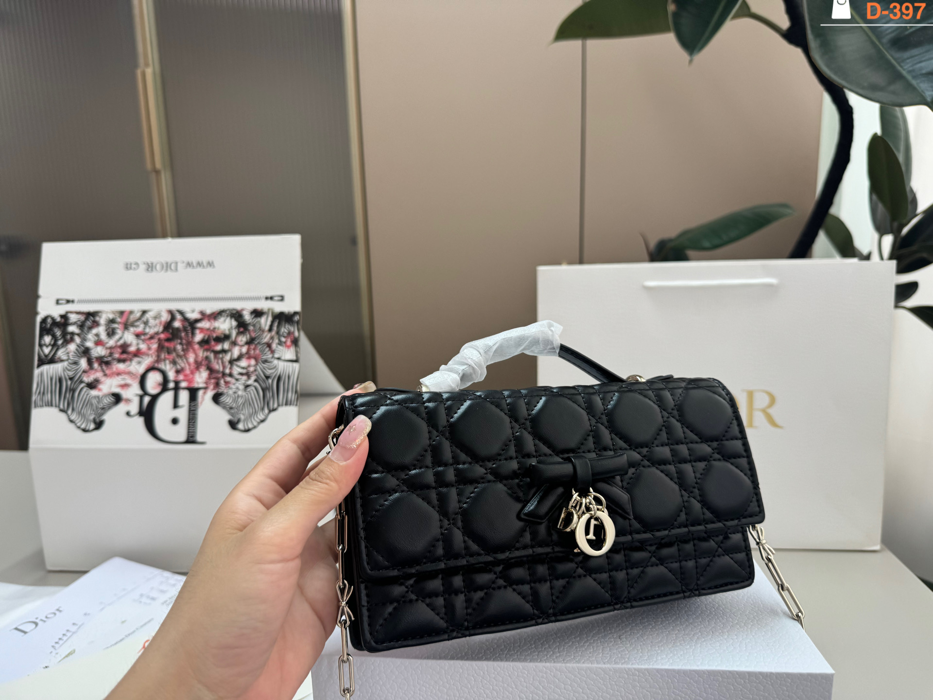 Dior Black shoulder