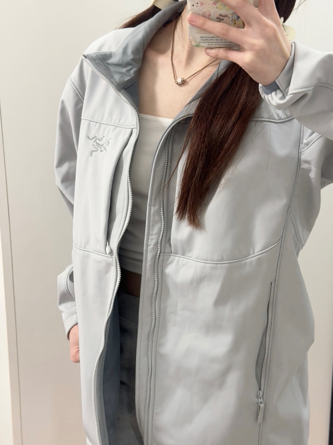 P335



 立领伽马商鸟夹克工厂直批隐秘灰

Gamma jacket始祖鸟伽马夹克外套——别名商务鸟
全网独家首发

ARC TERYX始祖鸟GAMMA系列Mx软壳单层冲锋衣❗️3色现货供应 全年售后
原厂材料. 面料同步原厂
温馨提示❗️（只做高端产品）

颜色：黑色，隐秘灰，冷灰
Size：S Ｍ L XL XXL  3XL