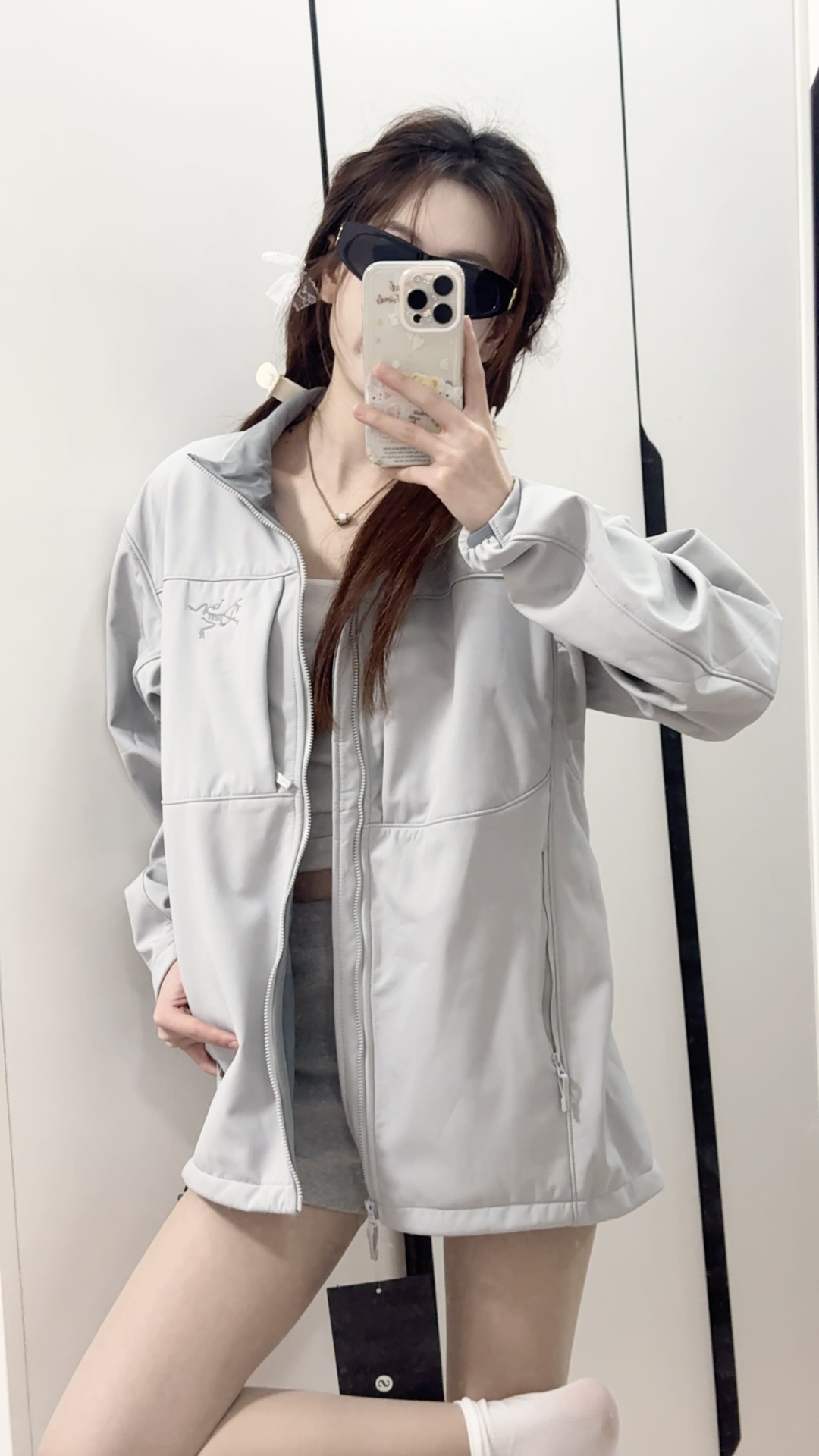 P335



立领伽马商鸟夹克工厂直批

Gamma jacket始祖鸟伽马夹克外套——别名商务鸟
全网独家首发

ARC TERYX始祖鸟GAMMA系列Mx软壳单层冲锋衣❗️3色现货供应 全年售后
原厂材料. 面料同步原厂
温馨提示❗️（只做高端产品）

颜色：黑色，隐秘灰，冷灰
Size：S Ｍ L XL XXL  3XL