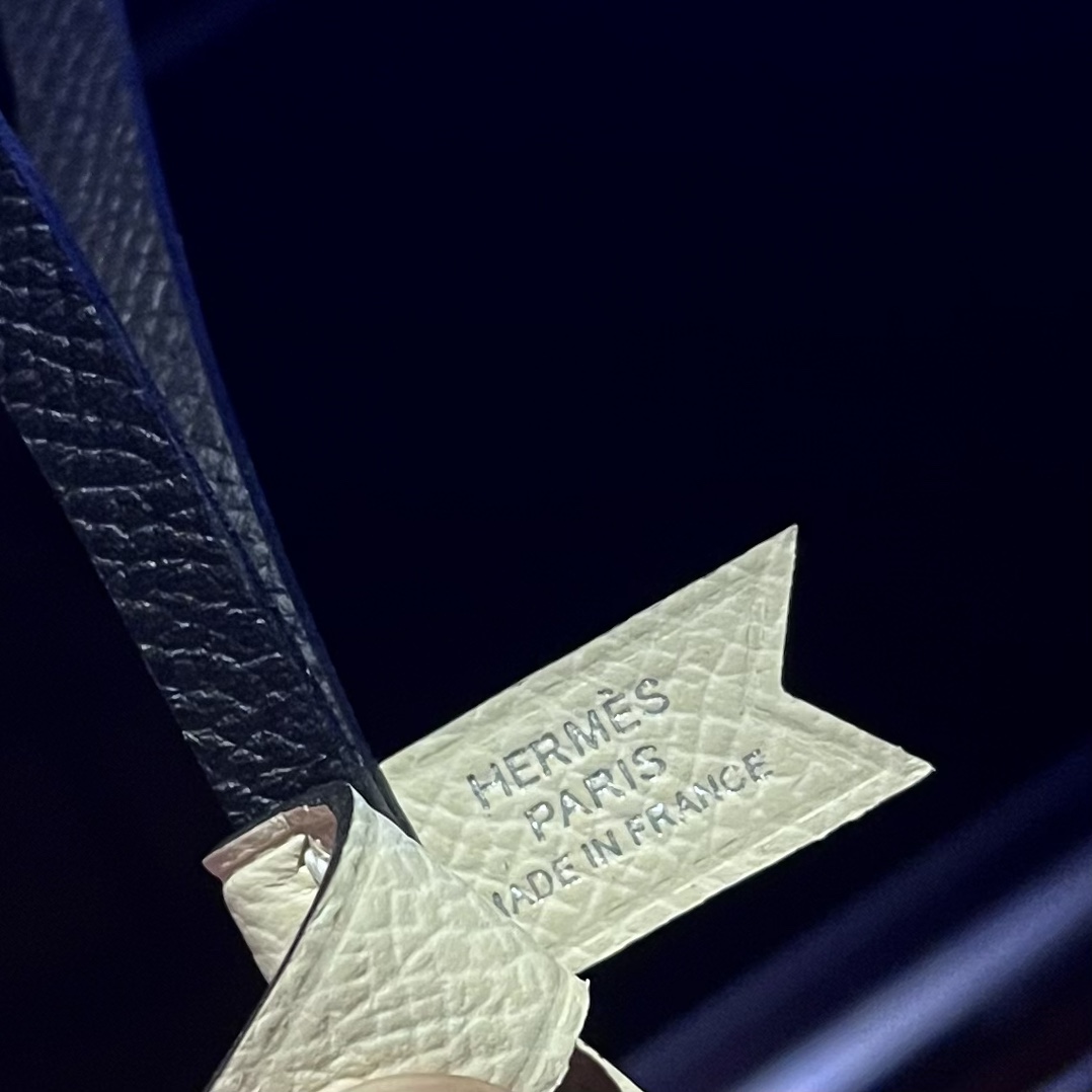 Hermès 2024 new sailing boat ornaments, "Smooth sailing" is so meaningful to hang on your car