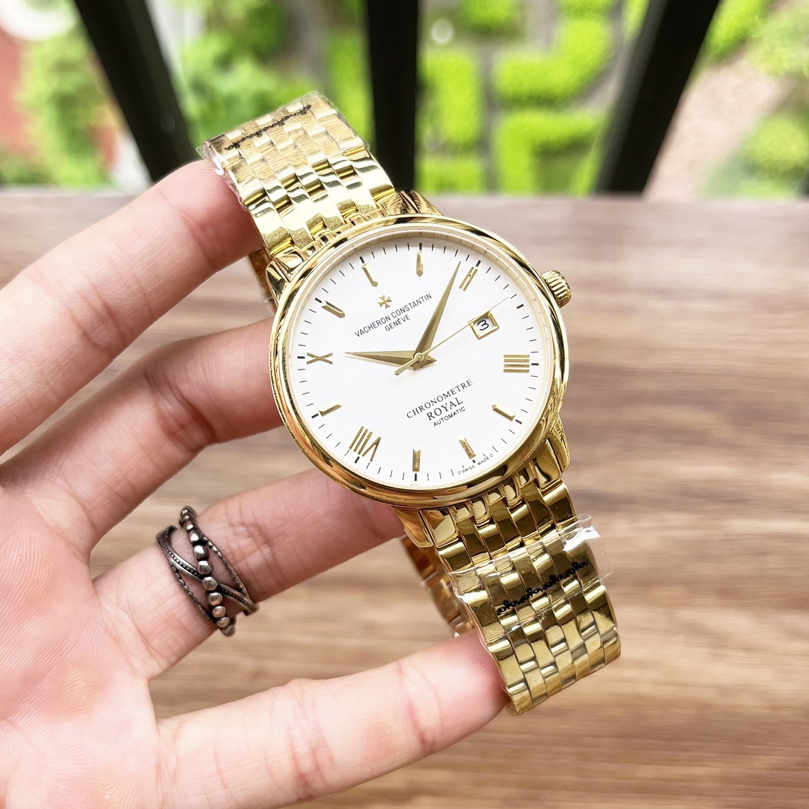 统一价¥620
品牌:江诗丹顿💯Vacheron Constantin💥 (三针新品,商务休闲)🏅️XT1 奢华大气类型:精致男士腕表(新品)表带:小牛皮表带(舒适)/361精钢表带(耐用)机芯:西铁城机芯)材料:蓝宝石防刮镜面,大气爆款 豪情风格 腕间瑰宝 匠心独蕴 尺寸:直径42mm厚度12mm热卖上市!