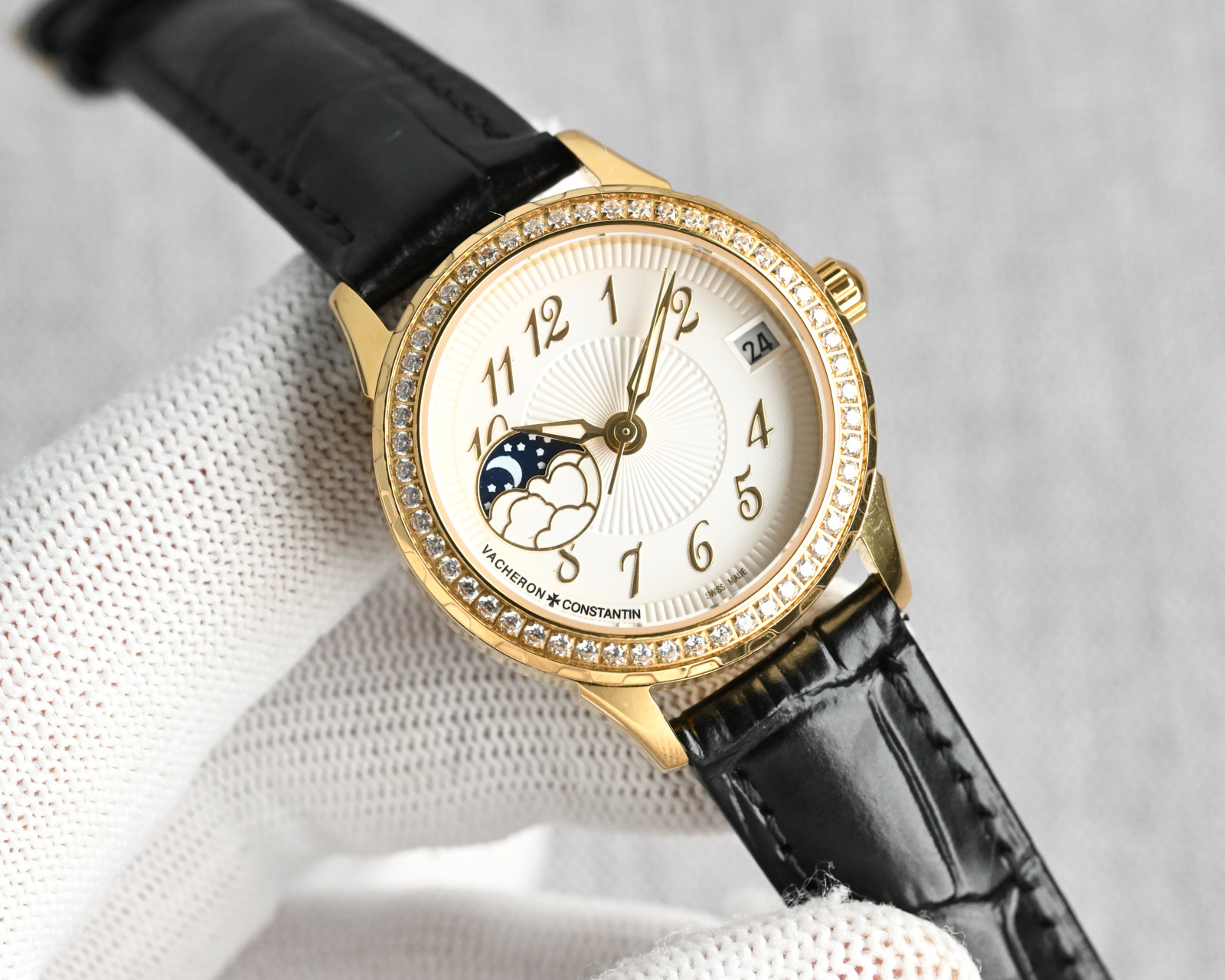 NO:158448,Production from TW Factory White-Gold Steel Belt TW Factory Vacheron Constantin-vacheron constantin Lady Jewelry Series PR6 Moon [Moon] [Sun] Series 9-character Sun Moon Star Function, equipped with original imported Moon Camera Moon and Star Moon (0 Repair 0 After-sales Service), adopts high-end mother-of-pearl dial, fashionable women's watch, super luminous and unique 3-character calendar at night, 316L stainless steel case (size 33mm thickness 10mm), high-quality Swarovski crystal diamond on the shell, mirrored 9-grade sapphire crystal scratch-resistant glass, waterproof depth: 50m strap 904 steel belt/Italian selected calfskin, fine polishing, fresh and elegant, generous and decent physical photography, high-quality, gifted to the goddess, send your lover, send your girlfriend  Five-star recommendations top ll gifts for the best luxury recommendations, please identify TW exclusive quality, swarovski, vacheron, cowhide19860909TW 厂出品 白-金 钢带 TW Factory江诗丹顿-vacheron constantin淑女珠宝系列 PR6 月[月亮]相[太阳]系列9字位日月星辰功能,搭载原装进口月相机芯(0返修0售后）, 采用高端珍珠贝母表盘时尚女表 夜时超强夜光独特3字位日历 316L精钢表壳（尺寸33mm厚度10mm）,壳上采用高品质施华洛世奇水晶钻石,镜面9级蓝宝石水晶防刮玻璃,防水深度:50米表带904钢带/意大利精选小牛皮,精细打磨,清新优雅,大方得体实物拍摄女神必备款高品质 送爱人 送闺蜜 五星推荐顶级出ll送礼最佳奢华推荐请认准TW独家品质,,swarovski,vacheron,cowhide,Watch