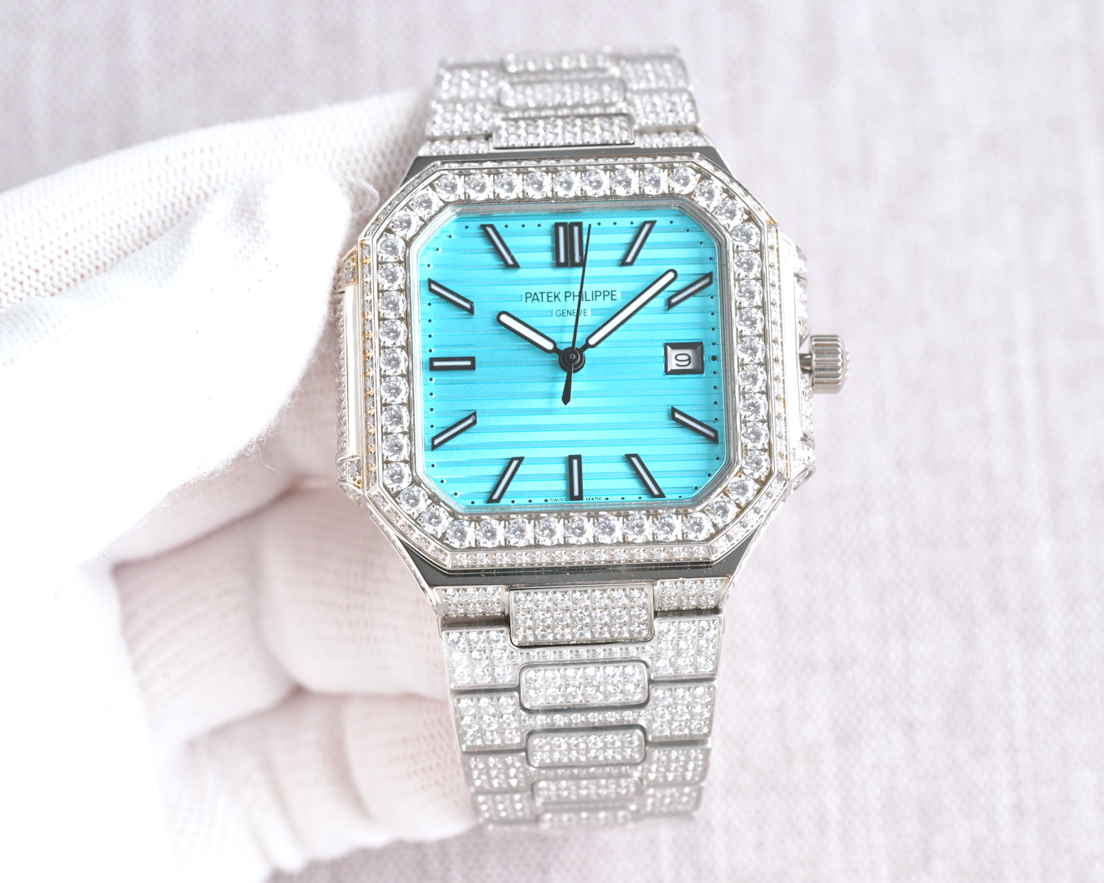 NO:158748,TW Factory New model is here, full diamond Patek, unique diamond setting technology Patek Philippe PP NK1 CUBITUS series 5821/1A-001 Star Series Explore the perfect combination of luxury and exquisite craftsmanship × The perfect combination of steel and diamonds combines gorgeousness and sportiness very cleverly. Exquisite diamonds are set on the case, reflecting a beautiful light. × The mirror is made of scratch-resistant and bump-resistant sapphire crystal glass. There is a calendar window at 3 o'clock, and the classic three-needle design will not appear complicated and unnecessary  × Whether it is appearance or performance, it is meticulous, perfectly controlling the thickness of the watch head. Newly upgraded, the brand is world-famous for extraordinary jewelry and stars, this luxurious Patek Philippe watch is unique and charming, a sublimation work that shows perfect craftsmanship and is a symbol of the identity of successful people. The best luxury recommendation is for TW's exclusive quality, patek philippe19860909TW 出品  TW Factory 新款来了,满钻百达,独特的镶钻技术 百达翡丽 PP NK1 CUBITUS系列 5821/1A-001 满天星系列 探索奢华与精湛工艺的完美结合 ×精钢材质和钻石的完美搭配,把华丽感与运动感结合在一起十分巧妙.一颗颗精美的钻石被镶嵌在表壳上,交相辉映出一种美丽的光芒. ×镜面采用抗刮花,耐磕碰的蓝宝石水晶玻璃.3点位设有日历窗口,搭配经典的大三针设计,不会显得复杂多余 ×无论外观或是性能都是一丝不苟,完美的控制了表头的厚度.全新升级,品牌举世闻名超凡珠宝满天星完美结合,这款豪华百达翡丽腕表独特及富有魅力设计,是展现完美工艺的升华之作,是成功人士身份的象征送礼最佳奢华推荐请认准TW独家品质,,patek philippe,Watch