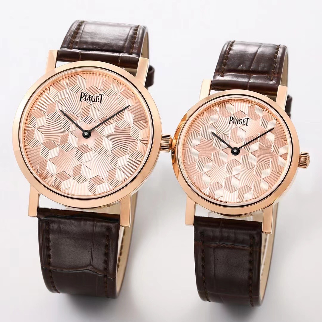 NO:389029,TW Factory Best Valentine's Day Gift Top Quality Popular Factory Official Website Swiss Quality Masterpieces Popular World Top Quality Works Please be aware of the best quality Earl Altiplano Series Classic Ultra-thin Watch PG5 The only genuine product to buy in the market 1: The shell cover is made of 316 stainless steel, and each shell cover is treated with CNC throughout the process. All details are perfect. 2: The imported Japanese observatory level is strictly controlled by our factory and debugged to achieve zero rework stability. 3: The Swiss sapphire mirror is transparent and bright. 4: The literal uses simple and elegant strip design. The radial pattern and literal curve are the same as the counter. 5 matched with Italian calfskin. The leather is soft and delicate and the wrist is more suitable for the wrist to bring excellent comfort. 40mm in men's size and 34mm in women's size  The best luxury recommendation for gifts, please identify TW exclusive quality, Piaget, cowhide19860909TW 出品 TW Factory 情人节最佳礼品热门大厂顶级品质 官网瑞士品质神作 火爆全球 顶级之作敬请认准最好品质  伯爵Altiplano系列经典超薄对表PG5 市场唯一购买正品开发产品 1:壳套采用316精钢材质打磨 每个壳套全程CNC处理所有细节达到完美 2:采用进口日本天文台级别 经过本厂严格把控 调试 达到零返修稳定性 3:采用瑞士蓝宝石镜面 通透明亮 4:字面采用简洁大方的条丁设计 放射纹和字面弧度跟专柜一样 5搭配意大利小牛皮 皮质柔软细腻与手腕更加贴合 带来极佳的舒适感 男尺寸40mm、女尺寸34mm 送礼最佳奢华推荐请认准TW独家品质,,piaget,cowhide,Watch