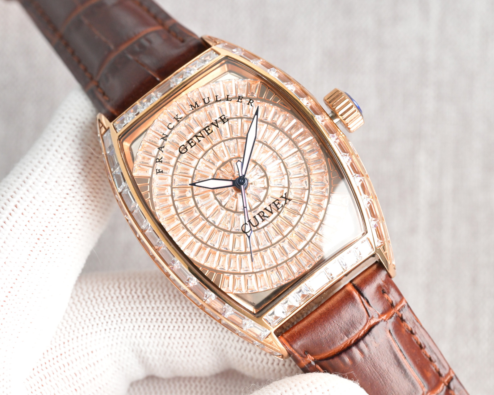 NO:389458,Production from Taiwan Taiwan Factory FM [Frank Muller] K7 luxury version full diamond new model!  1【Size】Diameter 43mm X53mm!  Thickness 12 mm!  2 [Movement] Equipped with imported Citizen fully automatic movement machinery, stable time and zero return repair!  3 [Shell cover] The ring mouth is created with the master's heart, top-quality zircon, and a luxurious work!  The more you appreciate the masterpieces of Taiwanese factory, the more you know how to appreciate them!  You deserve it!  The best luxury recommendation for gifts, please identify Taiwan's exclusive quality, franck muller19860909台湾 出品 台湾 Factory FM【法兰克穆勒】K7 奢华版全方钻新款！ 1【尺寸】直径43毫米X53毫米！厚度12毫米！ 2【机芯】搭载进口西铁城全自动机芯机械,走时稳定,零返修！ 3【壳套】圈口利用大师倾心打造,顶级锆石,奢华之作！ 台湾厂匠心巨作 越欣赏,越懂得欣赏！您值得拥有！送礼最佳奢华推荐请认准台湾独家品质,,franck muller,Watch