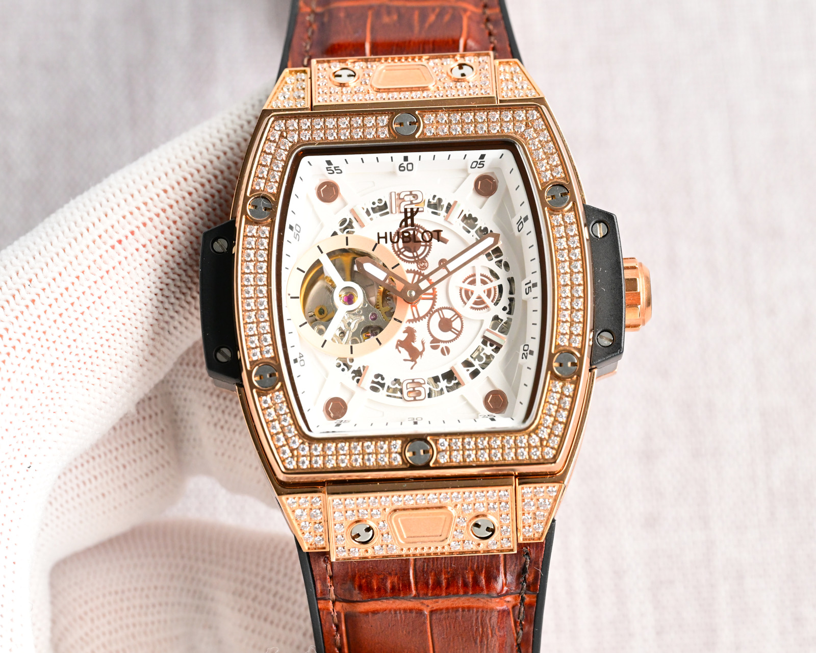 NO:392337,Produced by Taiwan, White 790 Gold 810 Taiwan Factory, the new upgraded diamond-inlay version of HUBLOT Hengbao Watch BIG BANG Hublot Soul Series - Men's watches are coming!  High-end customized fully automatic machinery-hollow movement, the tourbillon with clear visible position of 9 characters is constantly flying, full of dynamic strap. The strap is made of imported natural rubber, flexible and comfortable to wear. The watch diameter is 47mmx52mm. The best luxury recommendation for gifts, please be sure to identify Taiwan's exclusive quality.19860909台湾 出品 白790 金810 台湾 Factory 全新升级镶钻版HUBLOT恒宝表BIG BANG宇舶灵魂系列-男士腕表来袭！高端定制全自动机械-镂空机芯,9字位清晰可见的陀飞轮在不停的飞转着,动感十足 表带采用进口天然橡胶,佩戴柔韧舒适. 表径47mmx52mm 送礼最佳奢华推荐请认准台湾独家品质,,Watch