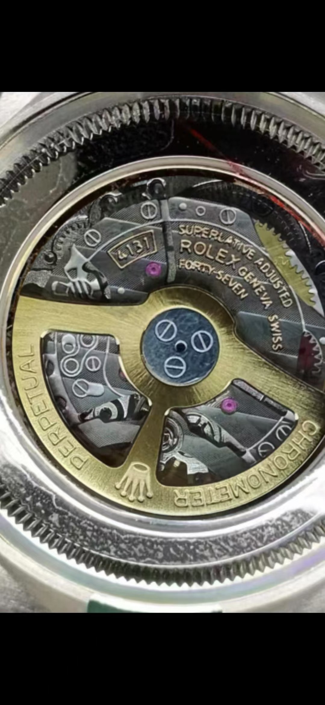 NO:392372,Rolex new model hot model recommendation Land-Dweller 40mm top quality shipping real shot KX7 Rolex's new Land-Dweller was launched in 2019 and adopts an integrated bracelet design. This design is inspired by the Oysterquartz Datejust watch in 1969 and the diary watch launched in 1974. The case and bracelet present seamless smooth lines. The dial design is inspired by nature, with a classic layout with a honeycomb texture, a diameter of 40mm, and a white and ice-blue dial. The ultra-thin case makes it look particularly thin in Rolex's sports watches. Equipped with an imported exclusive custom plywood movement, the original 2813 fully automatic winding machine, accurate and stable when walking, and zero rework!  Scratch-resistant wear-resistant sapphire mirror, 904 stainless steel case and strap fine grinding and brushing polishing to create the best luxury recommendation for gifts, please be sure of exclusive quality, Rolex19860909劳力士 新款 爆款推荐 陆使型 40mm 顶级品质 出货实拍KX7 劳力士全新 Land-Dweller 陆使型于 年推出,采用了一体式表链设计,这种设计灵感源自 1969 年Oysterquartz Datejust 腕表,以及 1974 年面世的日志型腕表,表壳与表链之间呈现出无缝连接的流畅线条. 表盘设计灵感来自大自然,以蜂巢纹理呈现经典布局,直径40mm 毫米的尺寸,白色、冰蓝色表盘.超薄表壳这使得其在劳力士的运动表款中显得尤为纤薄. 搭载进口独家定制夹板机芯,原2813全自动上链机械机,走时精准稳定,零返修！防刮花耐磨蓝宝石镜面,904精钢表壳跟表带精磨拉丝抛光打造送礼最佳奢华推荐请认准独家品质,,rolex,Watch