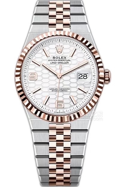NO:394390,Rolex new model popular version recommendation Land-Dweller 40mm top quality shipped real shot KX7 Rolex's new Land-Dweller 未分类 was launched in 2025 and adopts an integrated bracelet design. This design is inspired by the 1969 Oysterquartz Datejust watch and the diary watch launched in 1974. The case and bracelet present seamless smooth lines. The dial design is inspired by nature, with a classic layout with a honeycomb texture, a diameter of 40mm mm, and a white and ice-blue dial. The ultra-thin case makes it look particularly thin in Rolex's sports watches. Equipped with an imported exclusive custom 7135 plywood movement, the original 2813 fully automatic winding machine, accurate and stable when walking, and zero repair!  Scratch-resistant wear-resistant sapphire mirror, 904 stainless steel case and strap fine grinding and brushing polishing to create the best luxury recommendation for gifts, please be sure of exclusive quality, Rolex19860909劳力士 新款 爆款推荐 陆使型 40mm 顶级品质 出货实拍KX7 劳力士全新 Land-Dweller 陆使型于 2025 年推出,采用了一体式表链设计,这种设计灵感源自 1969 年Oysterquartz Datejust 腕表,以及 1974 年面世的日志型腕表,表壳与表链之间呈现出无缝连接的流畅线条. 表盘设计灵感来自大自然,以蜂巢纹理呈现经典布局,直径40mm 毫米的尺寸,白色、冰蓝色表盘.超薄表壳这使得其在劳力士的运动表款中显得尤为纤薄. 搭载进口独家定制7135夹板机芯,原2813全自动上链机械机,走时精准稳定,零返修！防刮花耐磨蓝宝石镜面,904精钢表壳跟表带精磨拉丝抛光打造送礼最佳奢华推荐请认准独家品质,,rolex,Watch