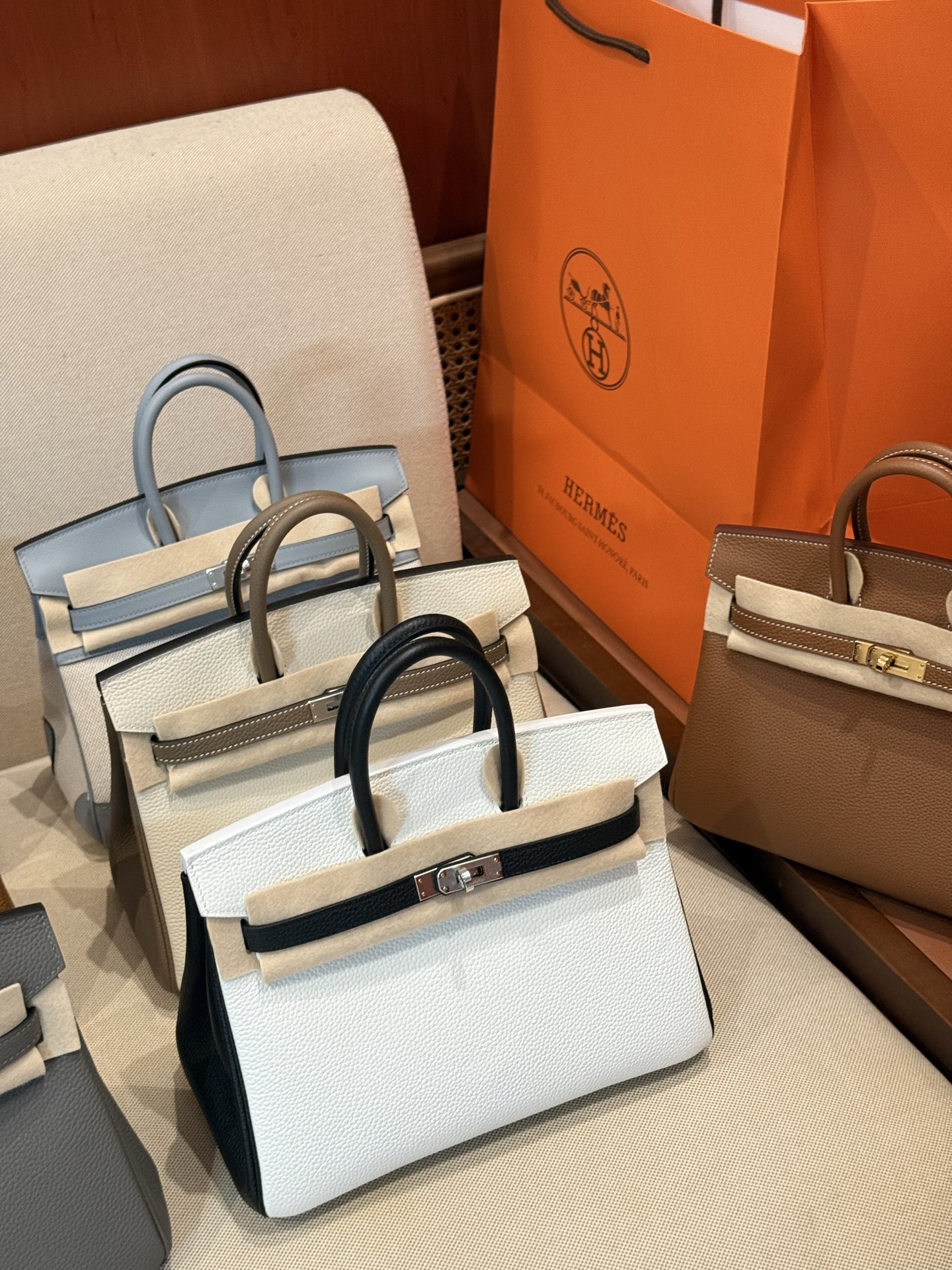 Hermes Birkin White and black handbag everyday
