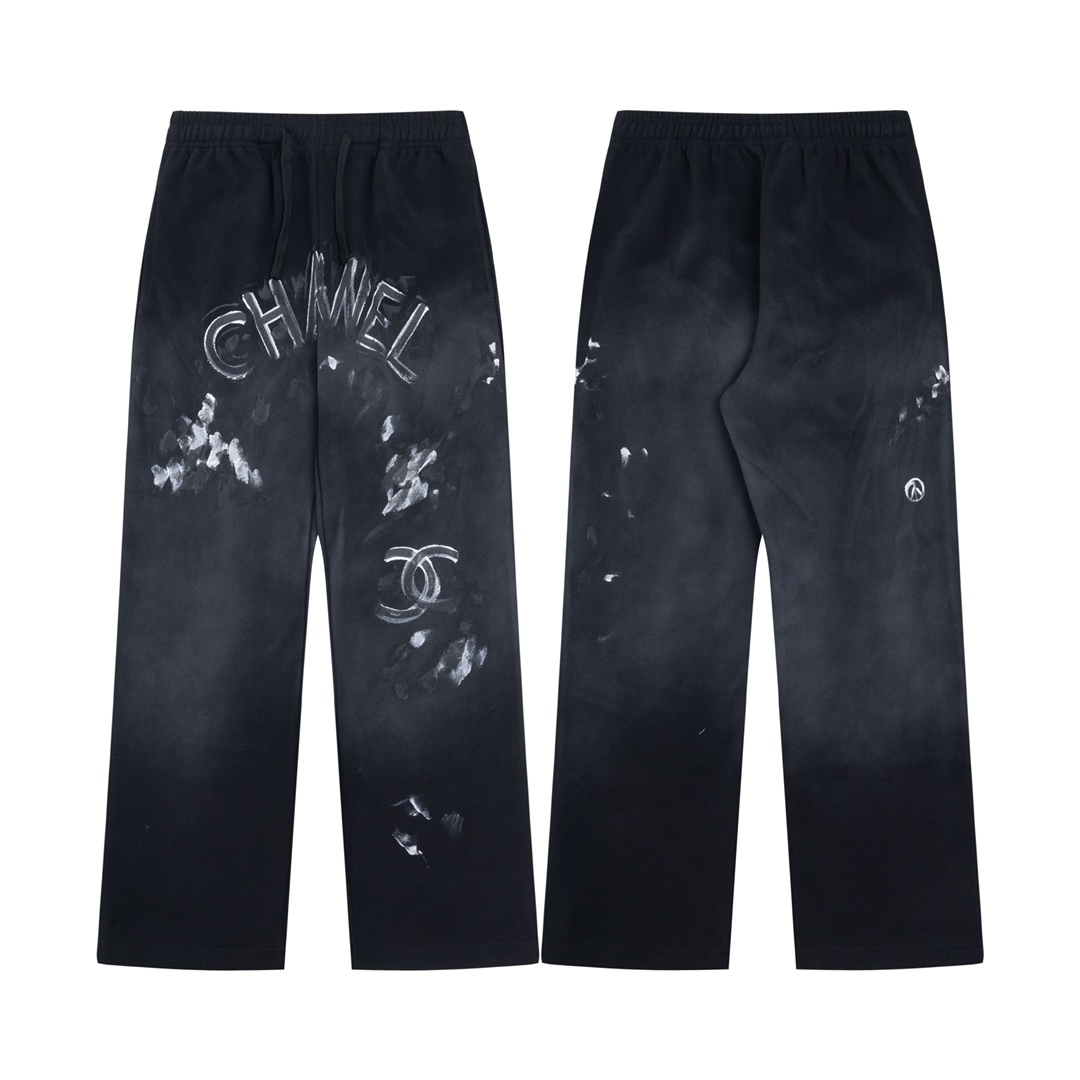 2024 Chanel Handbags Collection: Twirling Pants, Hand-painted Logo, Custom Gok Thongs - 图片 2