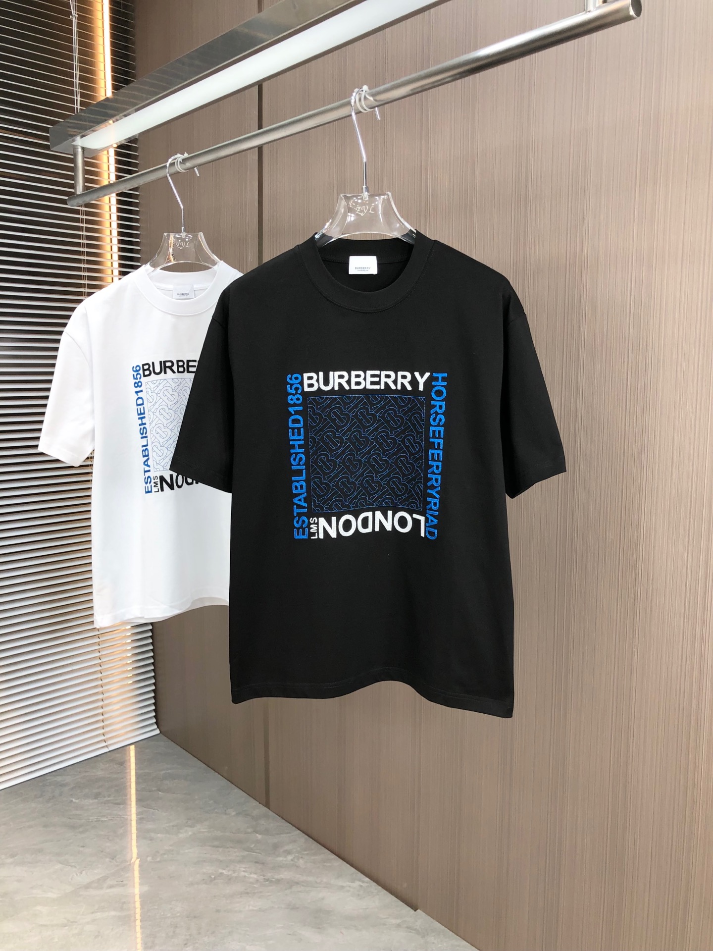 BUR Burberry 2025 Primavera y verano Nuevo estilo Cuello redondo Manga corta Toalla Bordado en cadena➕Tecnología de bor…