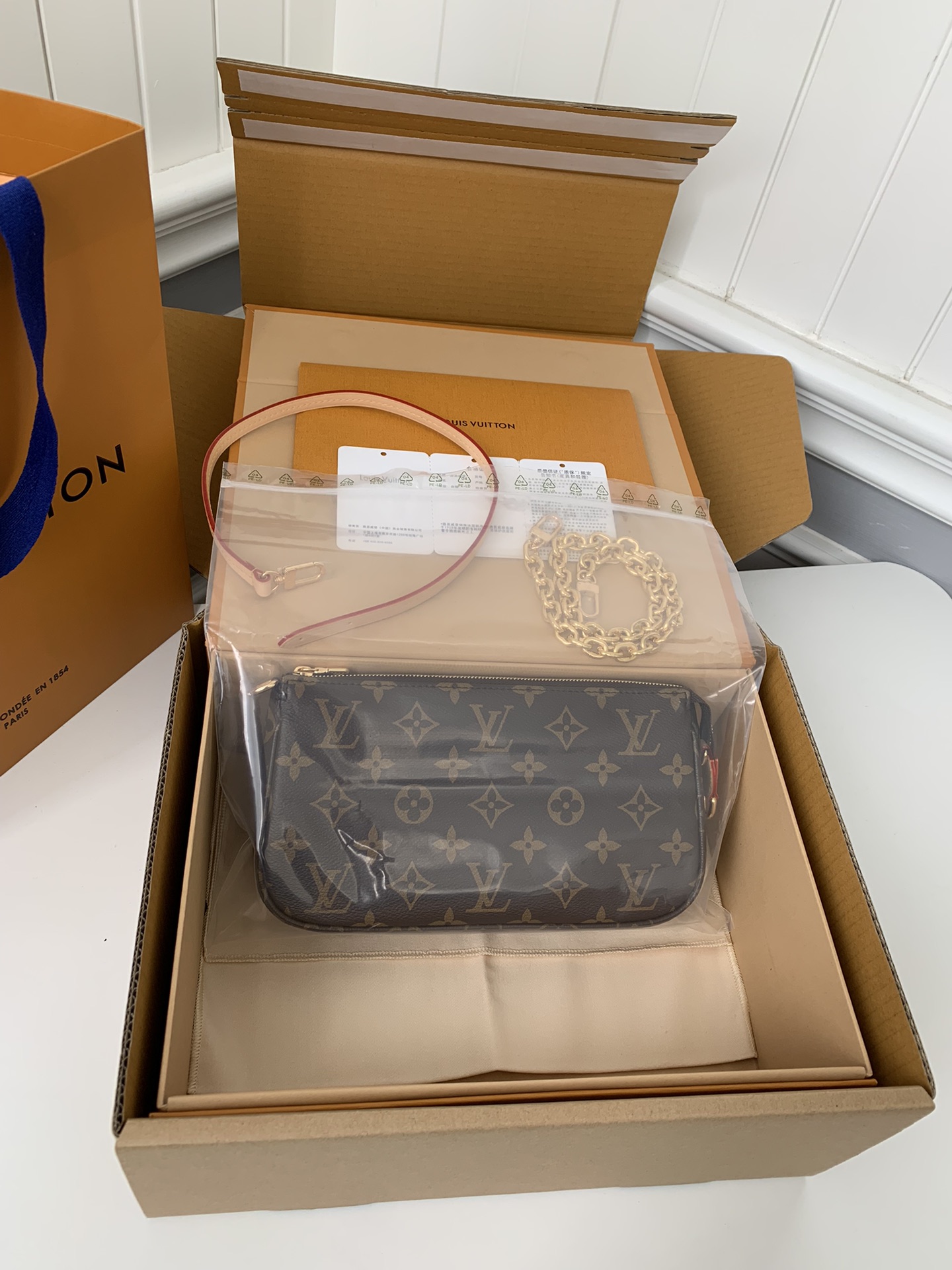 NO:175354,【Excellent】Original leather version New counter POCHETTE ACCESSOIRES mahjong bag M82766, complete package 23.5*13.5*4cm, LV special version, louis vuitton19860909【特级】 原厂皮版本 专柜新款POCHETTE ACCESSOIRES 麻将包 M82766,配全套包装 23.5*13.5*4cm,LV特级版本,louis vuitton,Bag