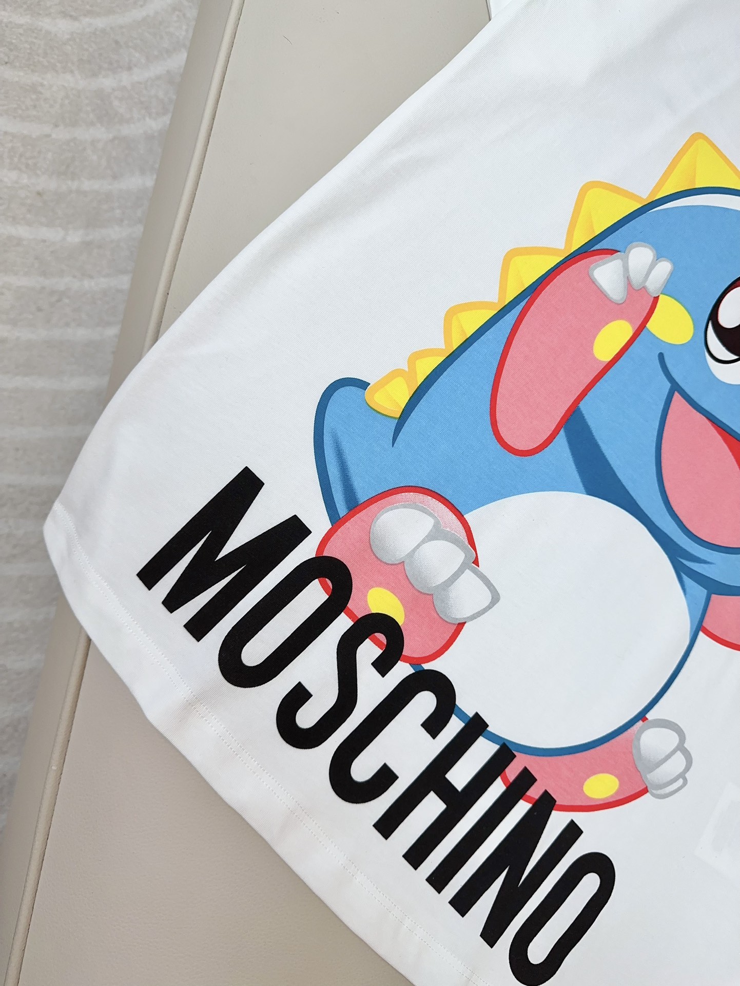 “MOSCH** Bubble Dragon Print Logo T-Shirt: Customized Cotton Suit with Packaging” - 图片 7