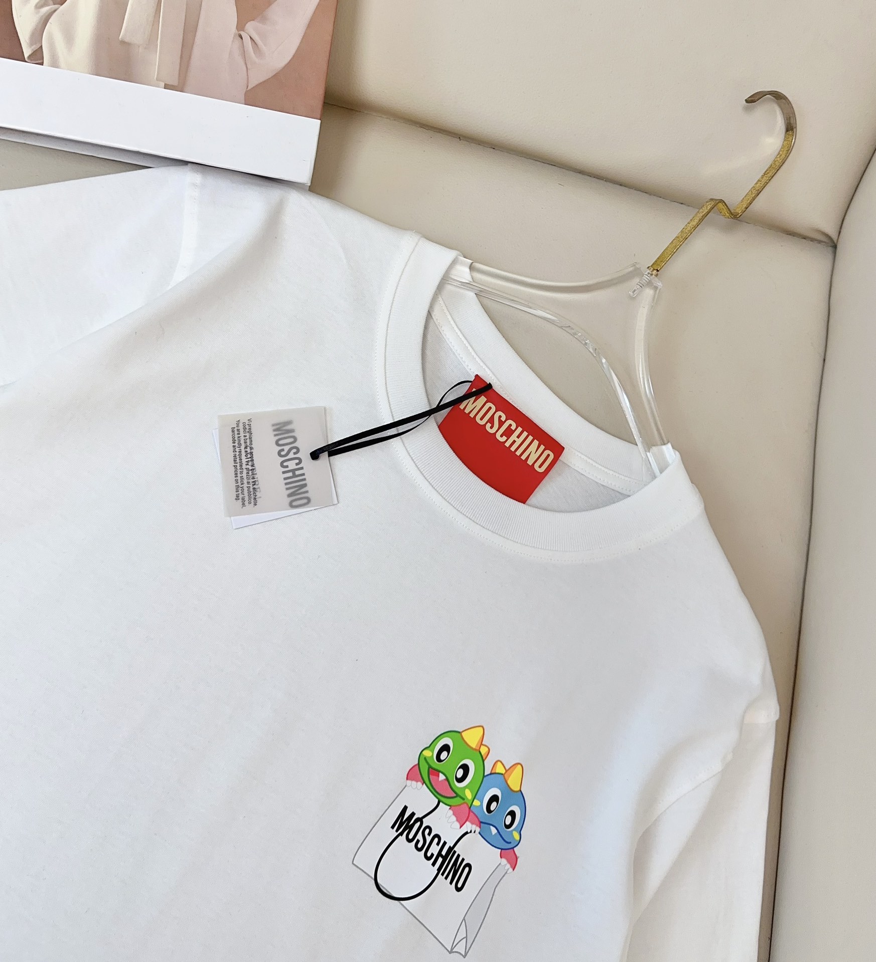 High-end Women’s Clothing with Customized Pure Cotton Fabric and New MOSCH Bag - 图片 7