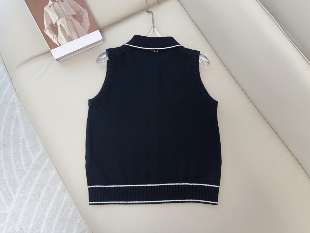 High-End Women’s Clothes with THOM B** Pussy Vest: Wool, Comfort, Quality, Craftsmanship - 图片 2