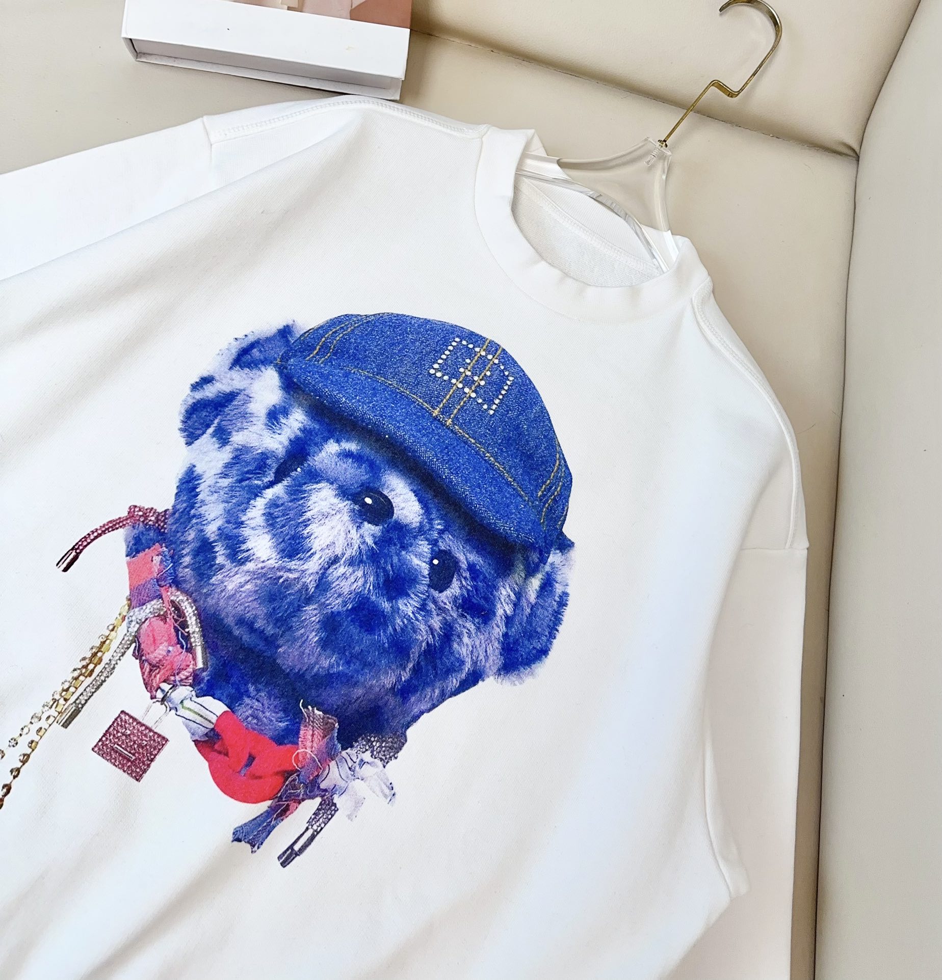 “New Print Logo Women’s Suit: Customized Coats for High-Quality Style, Age Reduction, and Cosmopolitan Elegance” - 图片 4