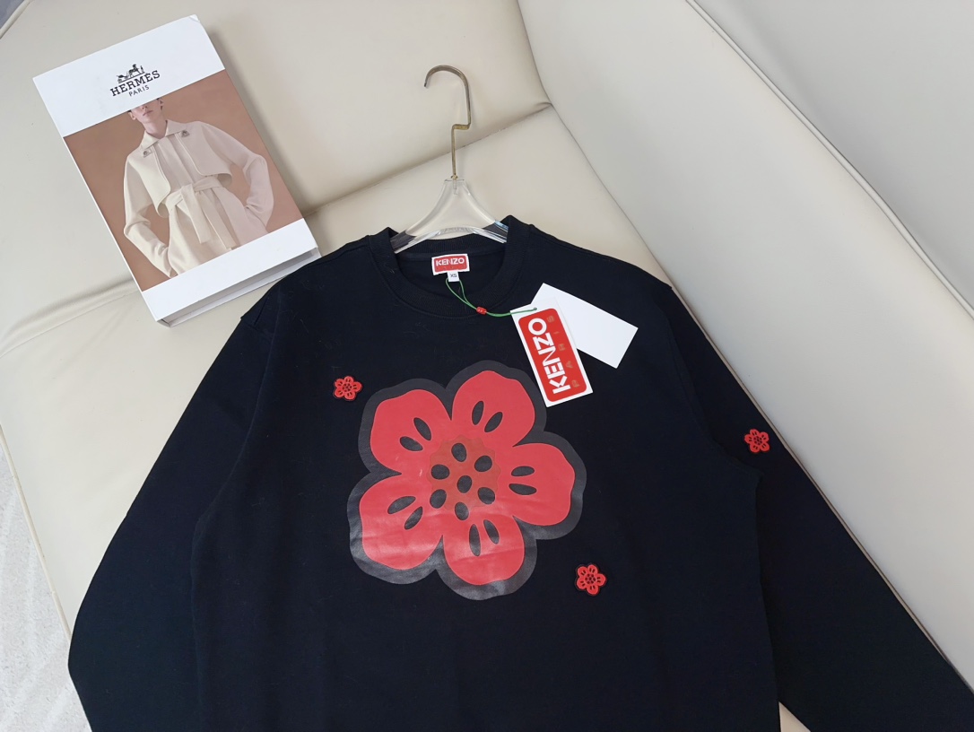 High Quality Women’s Seashell Print Sweater in Pure Cotton with Embroidered Bouquets - 图片 3