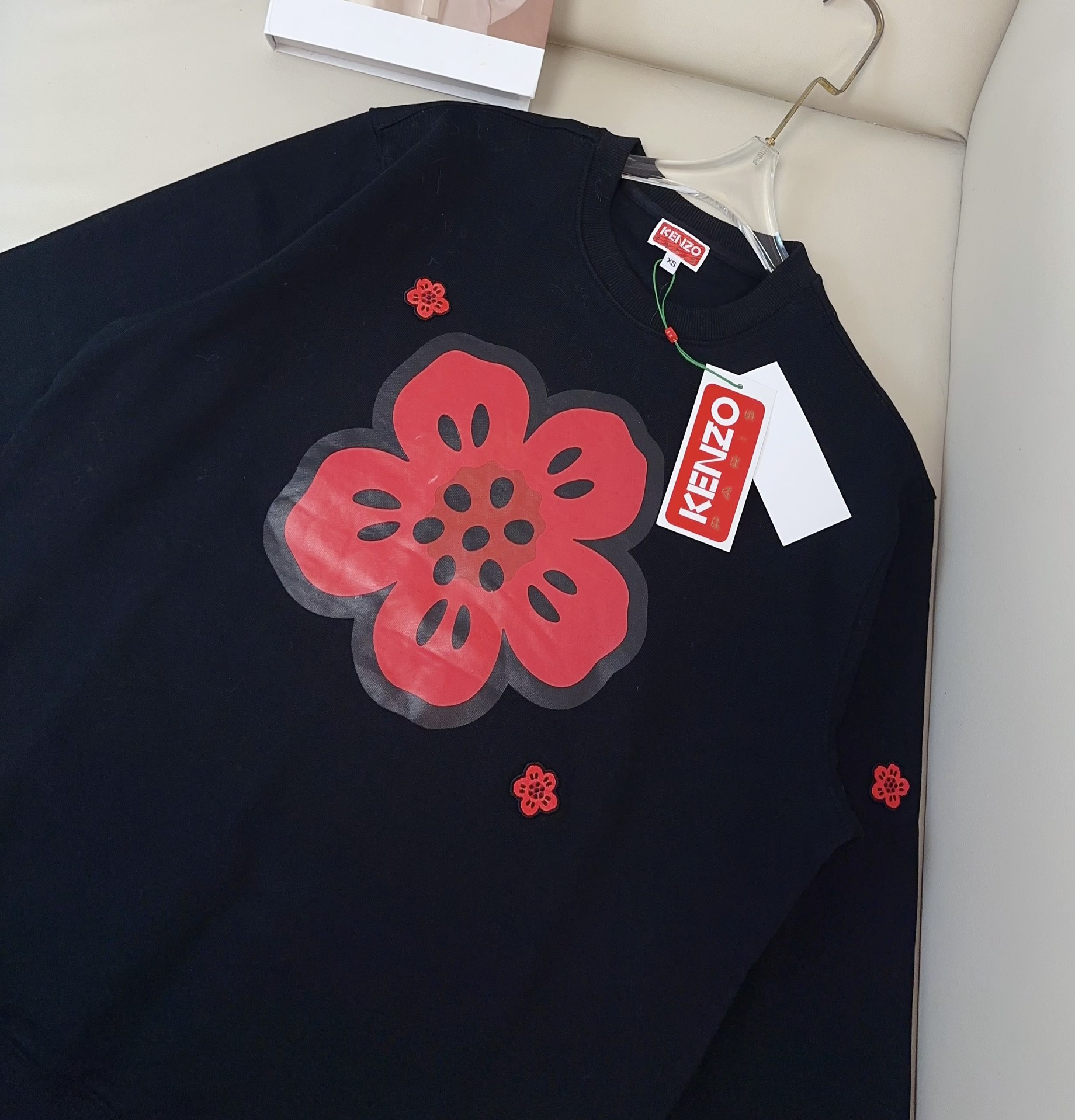 High Quality Women’s Seashell Print Sweater in Pure Cotton with Embroidered Bouquets - 图片 4