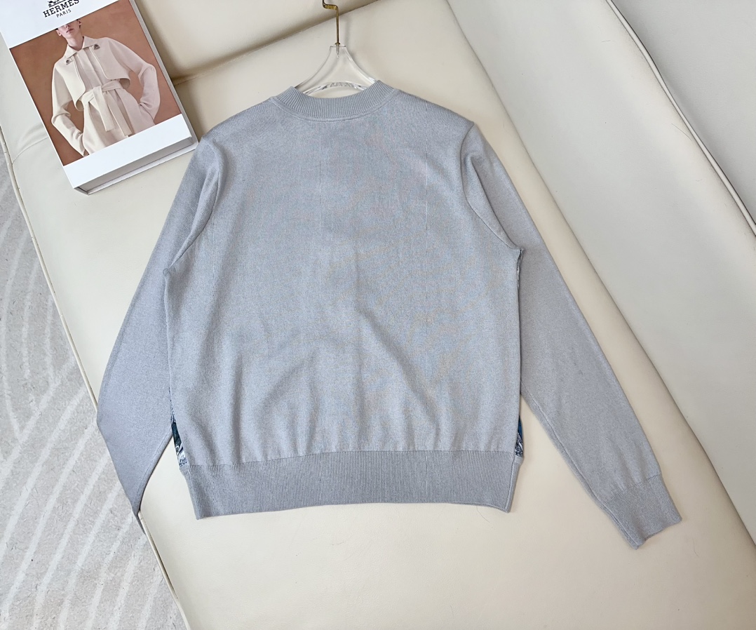 High-End Women’s Suit Set with Tory New Flower Design and Wool Coat Quality - 图片 2
