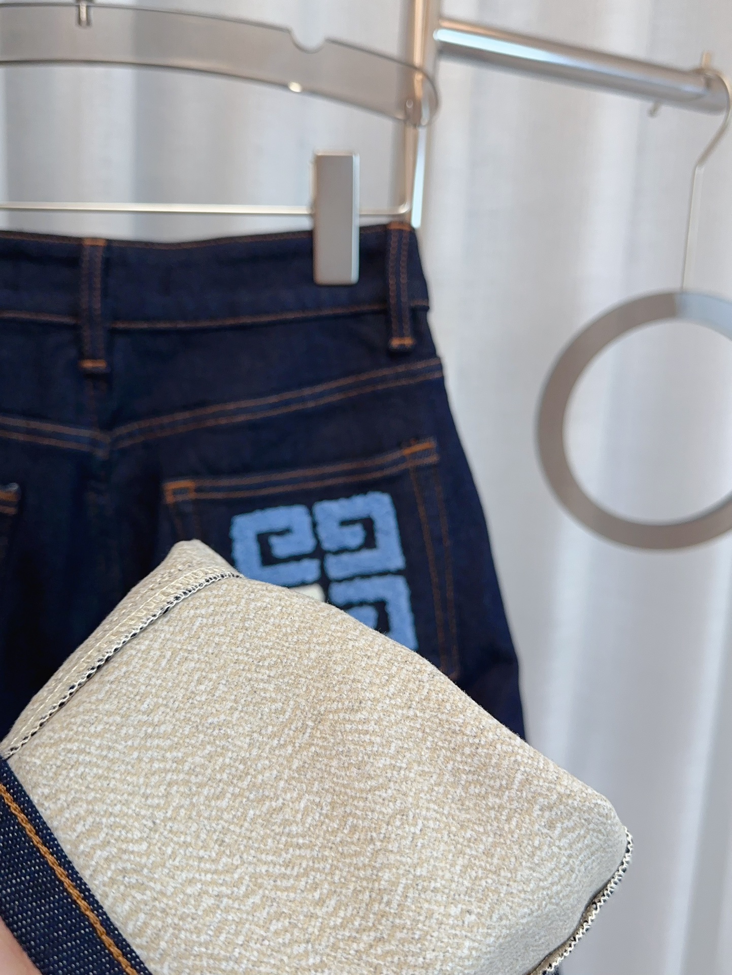 Luxury Women’s Velvet Clothing: Embroidered Jeans, Custom-made, Warm Winter Wear - 图片 7