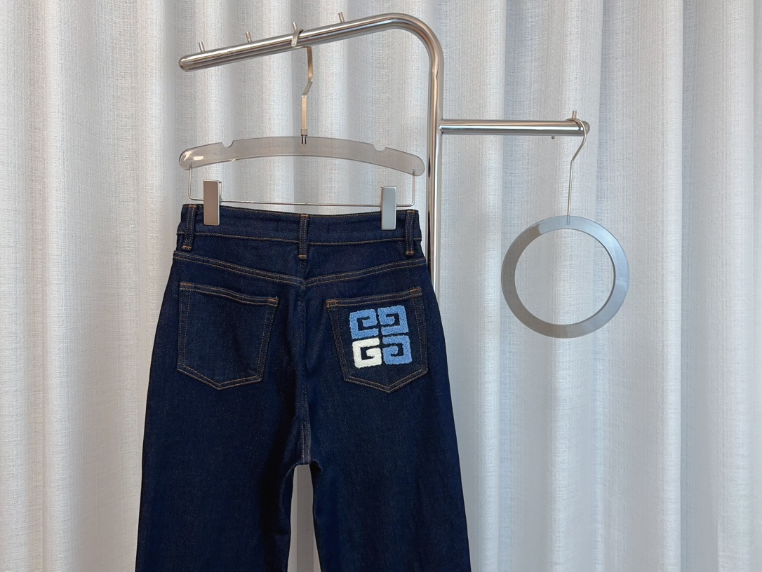 Luxury Women’s Velvet Clothing: Embroidered Jeans, Custom-made, Warm Winter Wear - 图片 4