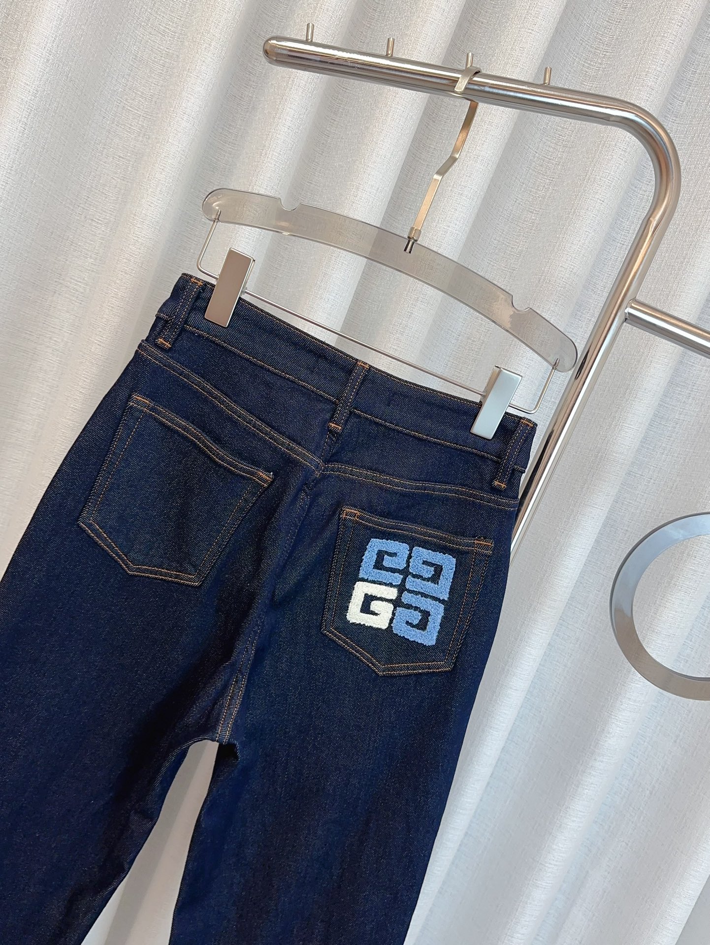 Luxury Women’s Velvet Clothing: Embroidered Jeans, Custom-made, Warm Winter Wear - 图片 6