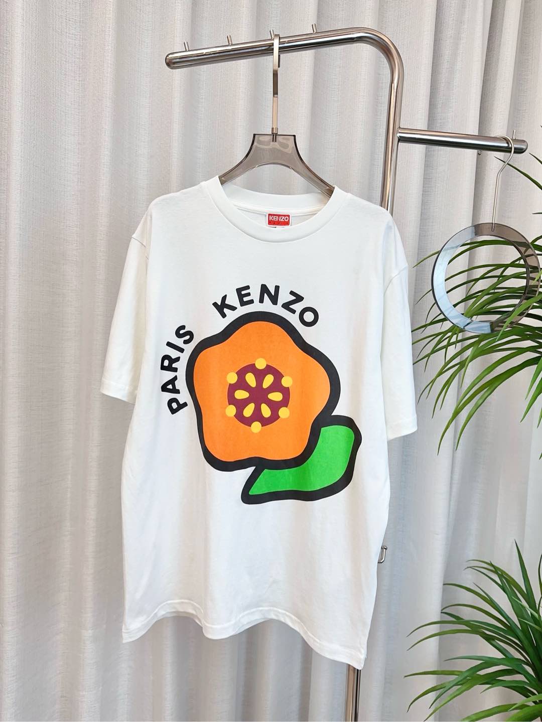 “Premium Women’s Clothes with Ken** Seashells and Logo T-Shirt in Pure Cotton” - 图片 5