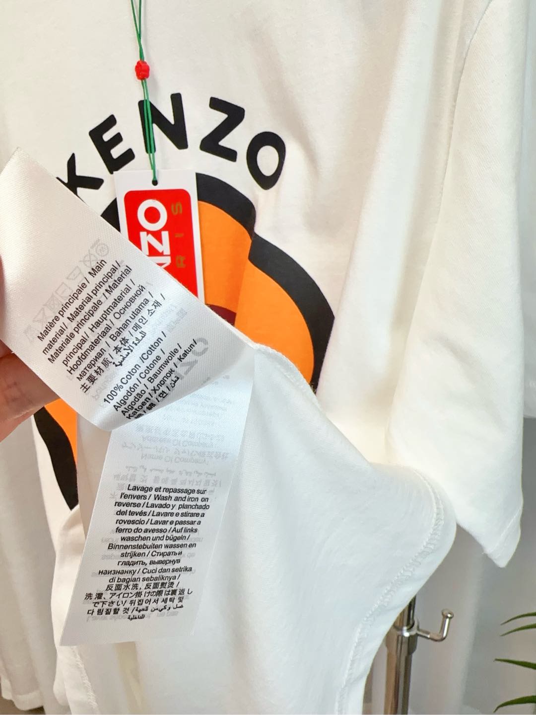 “Premium Women’s Clothes with Ken** Seashells and Logo T-Shirt in Pure Cotton” - 图片 8