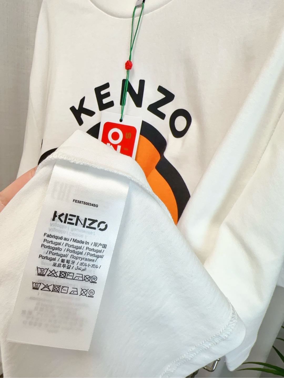 “Premium Women’s Clothes with Ken** Seashells and Logo T-Shirt in Pure Cotton” - 图片 7