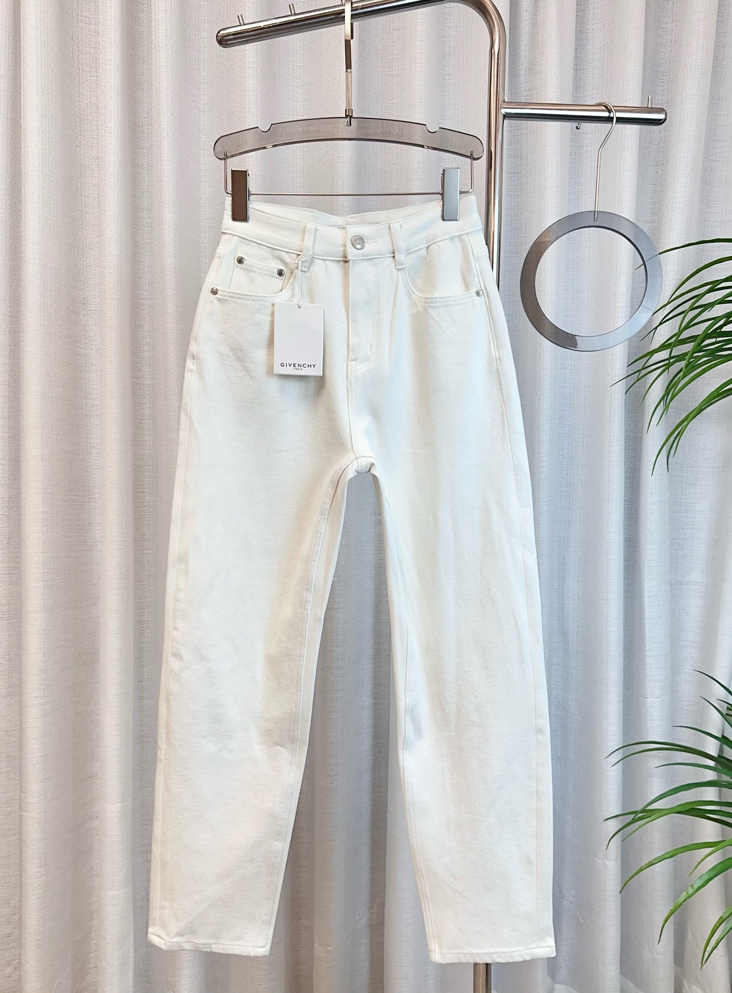 High Quality Women’s Clothes with Custom-Made Pants and Embroidered Bag