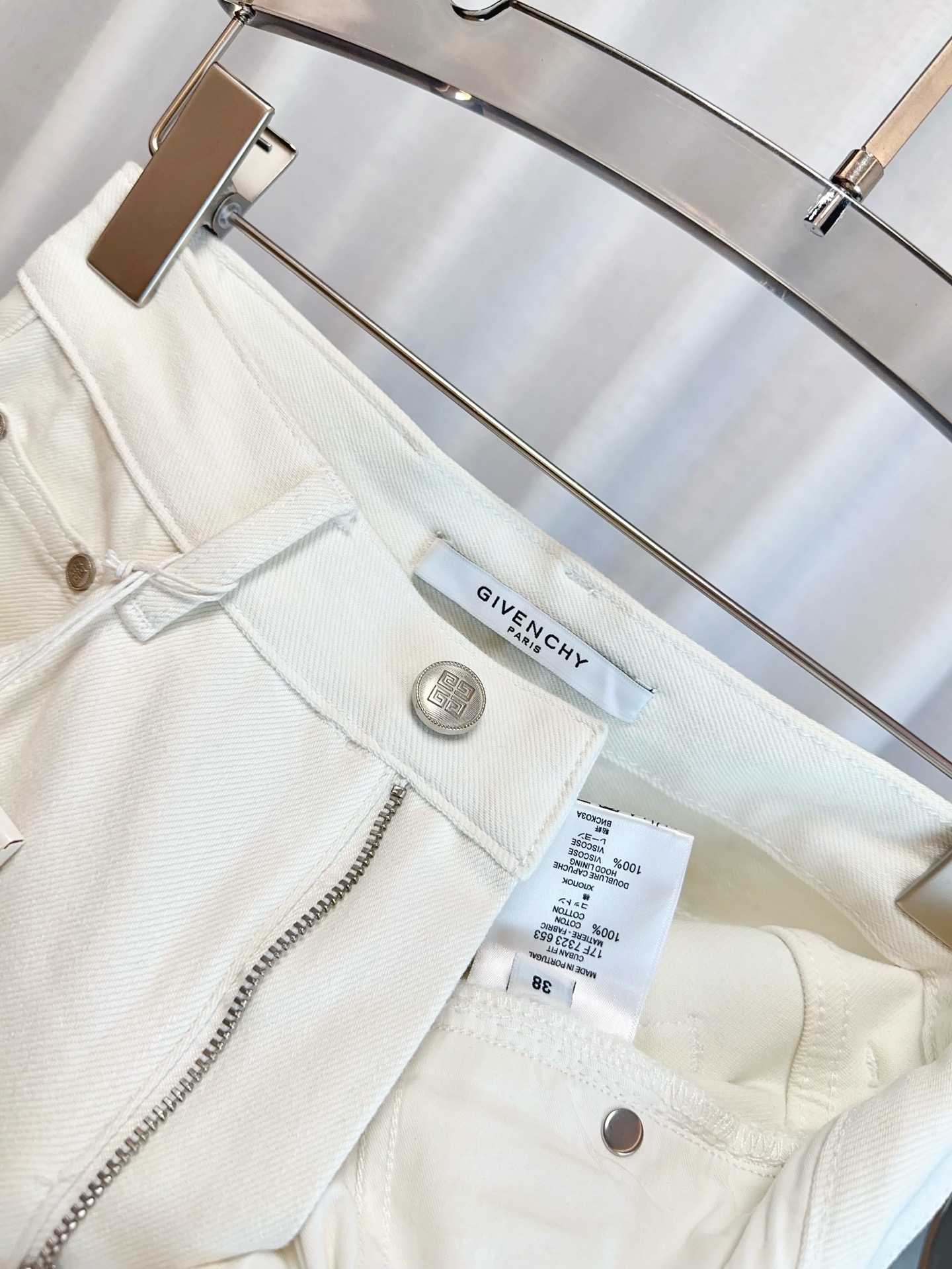 High Quality Women’s Clothes with Custom-Made Pants and Embroidered Bag - 图片 8