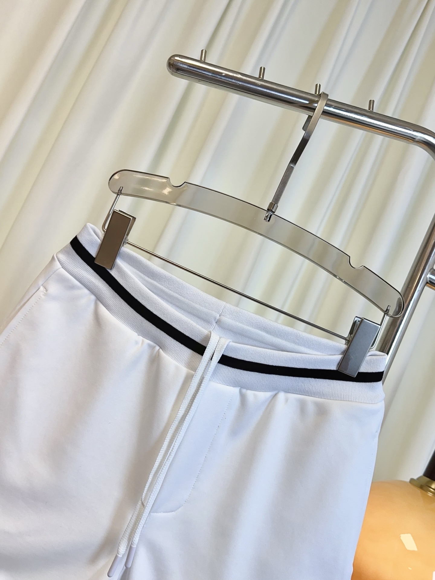 High-Quality Women’s Clothes with B.C. Fruit Shorts: Tailored Cotton for Comfort and Style - 图片 4